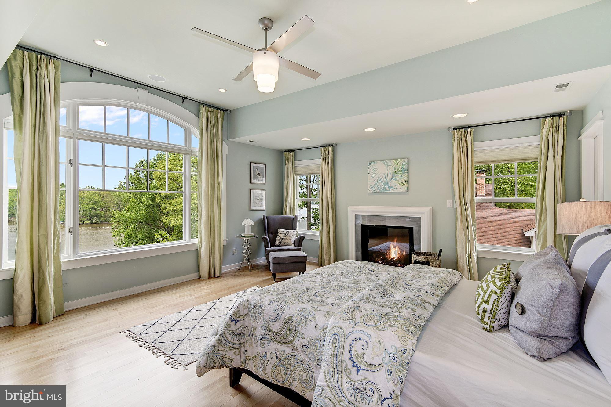 EDGEWATER BEACH - Residential