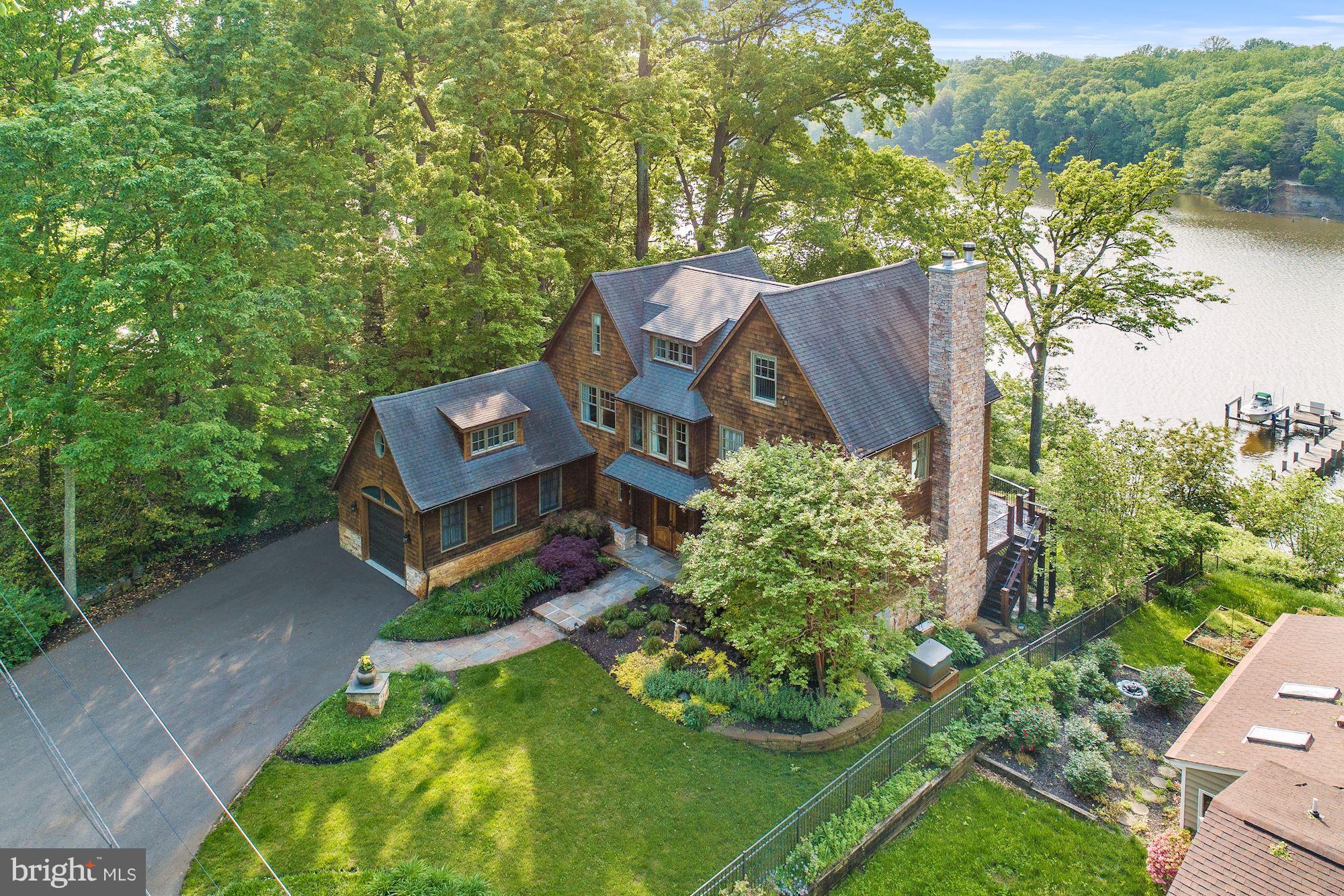 EDGEWATER BEACH - Residential