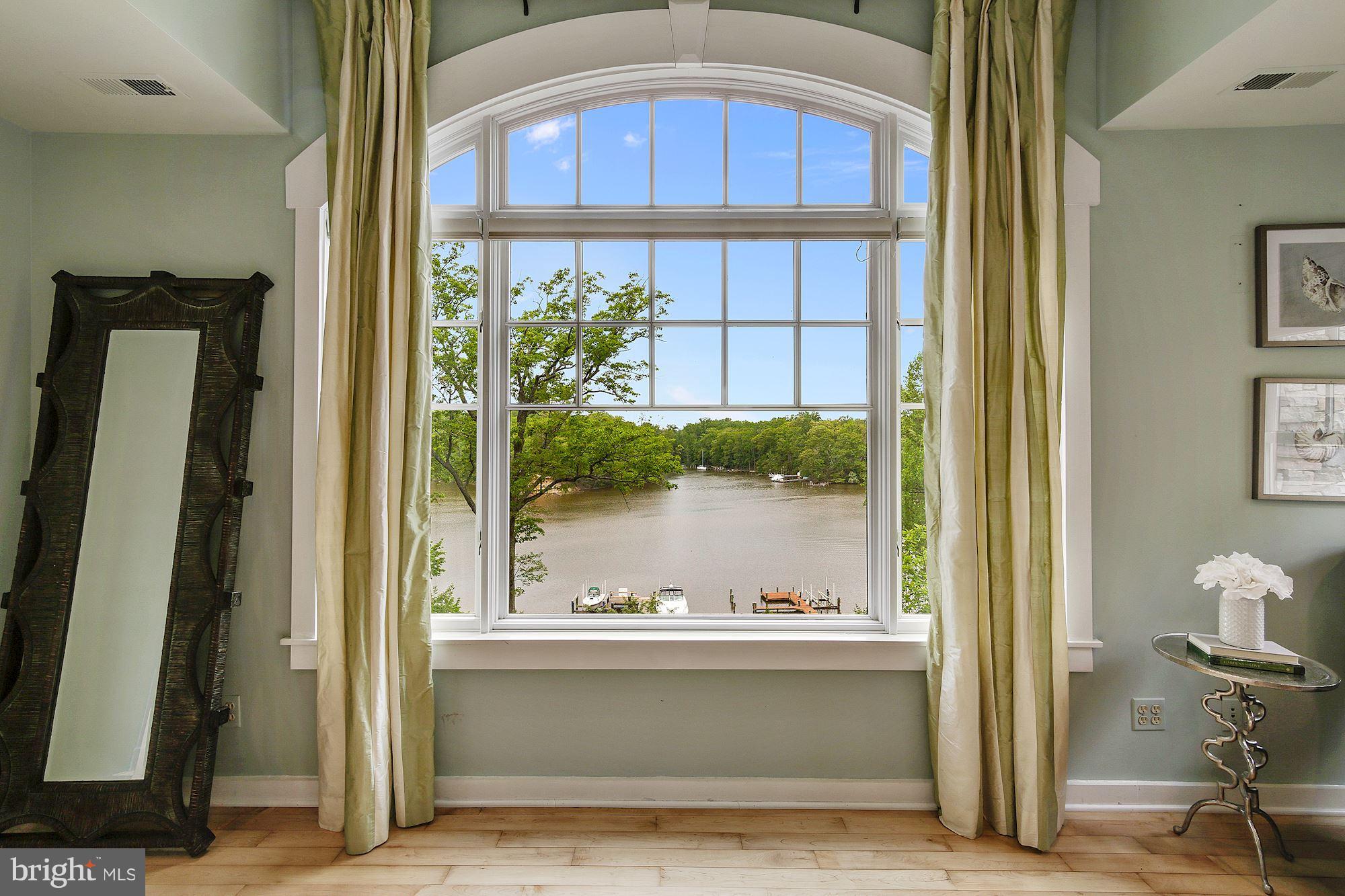 EDGEWATER BEACH - Residential