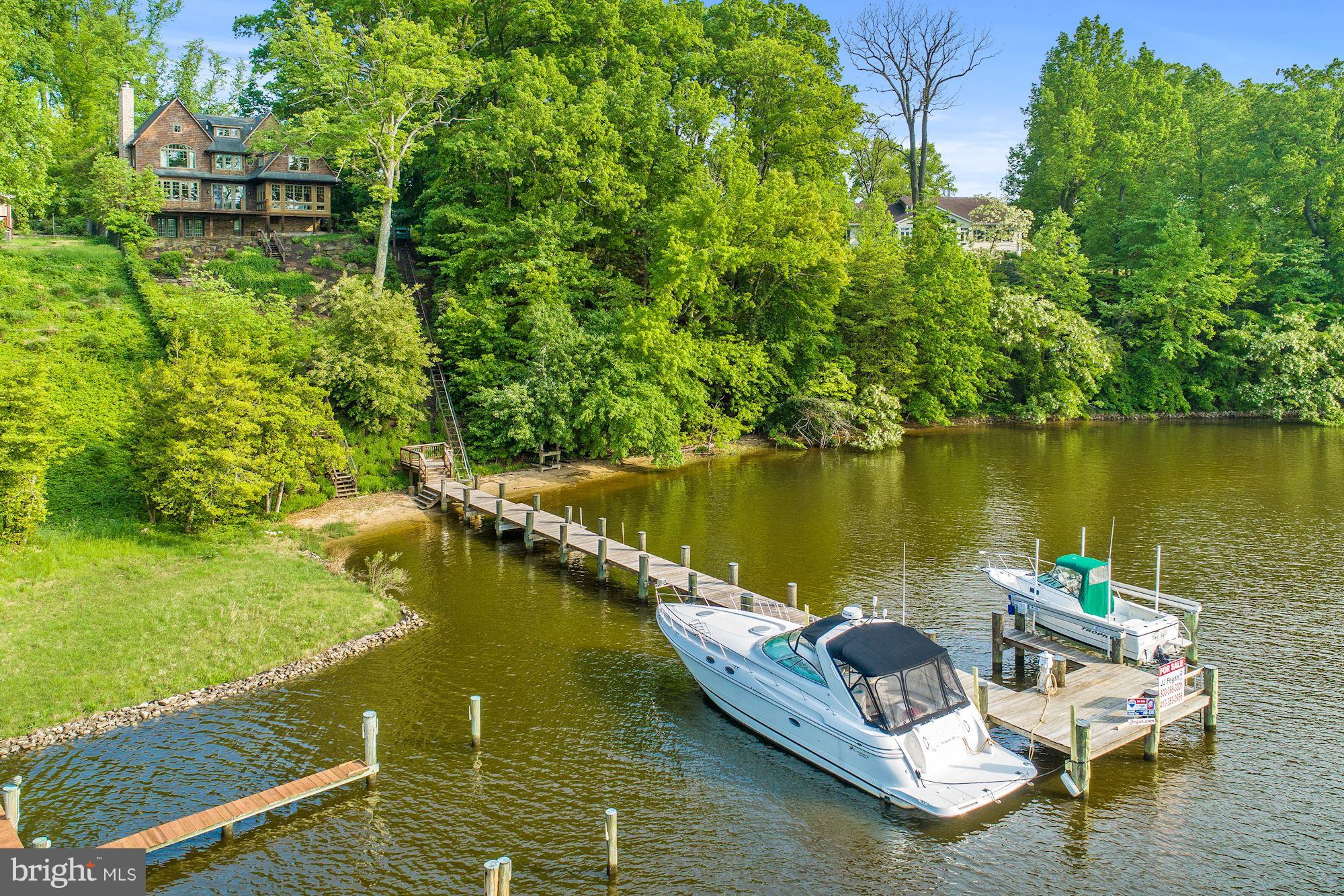 EDGEWATER BEACH - Residential