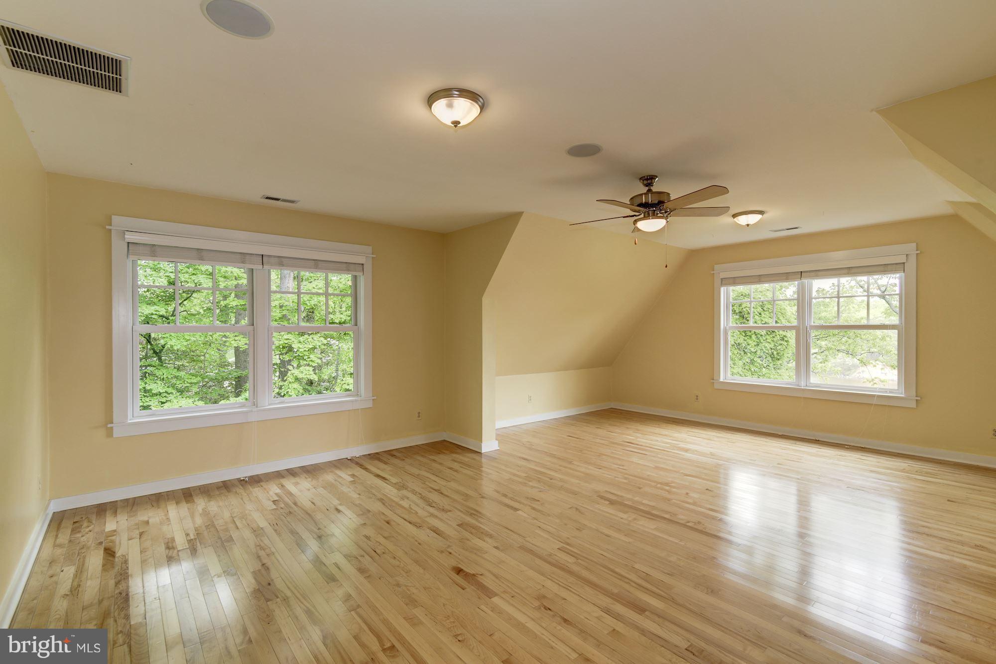 EDGEWATER BEACH - Residential