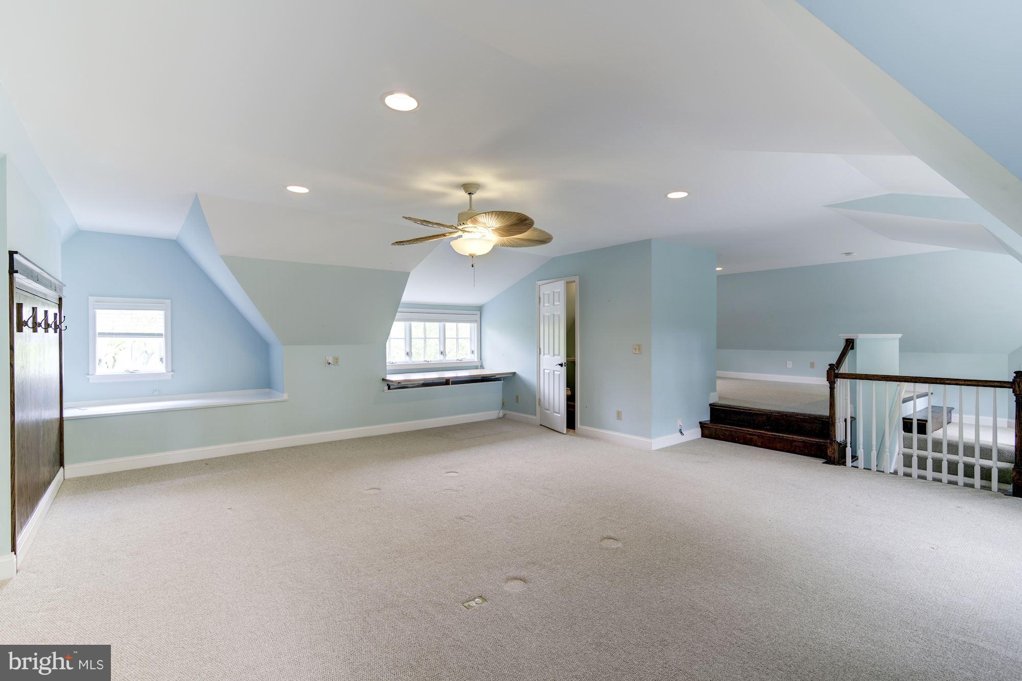 EDGEWATER BEACH - Residential