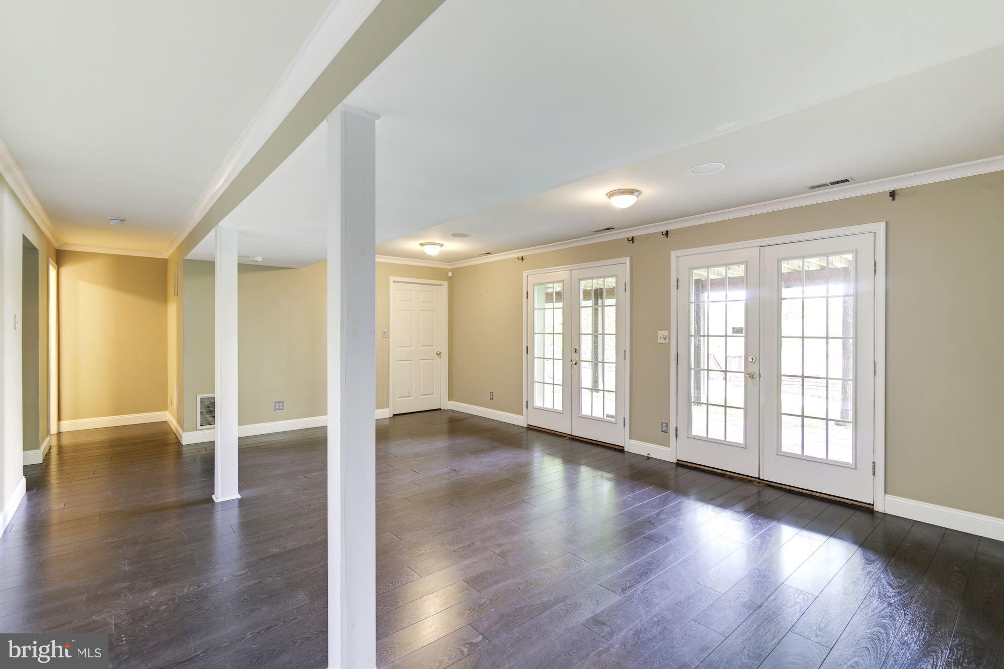 EDGEWATER BEACH - Residential