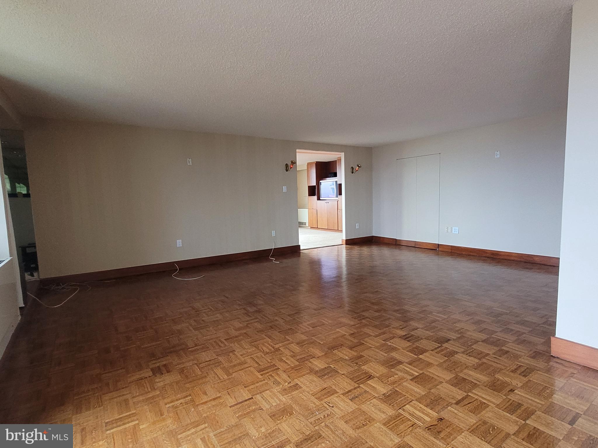 WASHINGTON SQ - Residential Lease