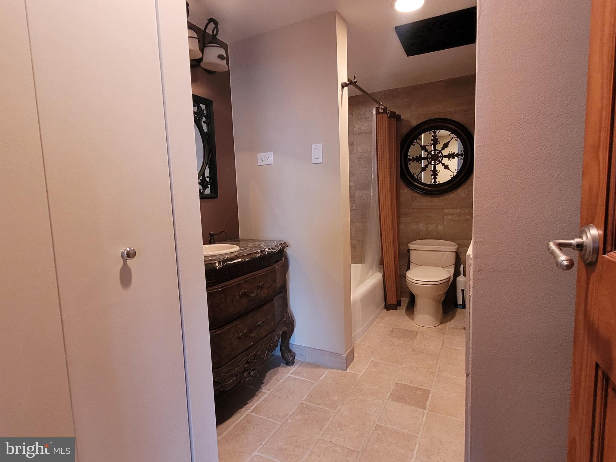WASHINGTON SQ - Residential Lease