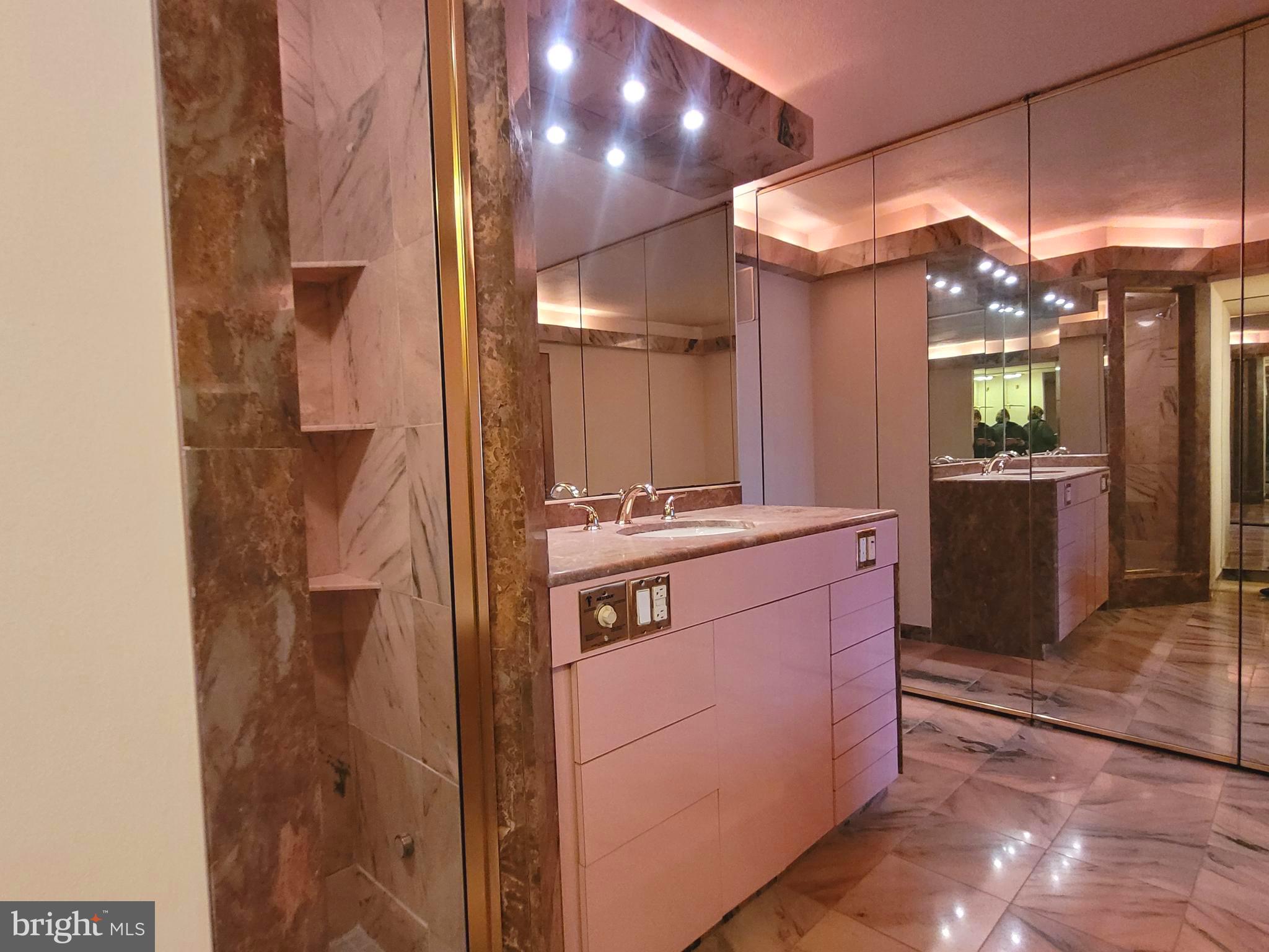 WASHINGTON SQ - Residential Lease