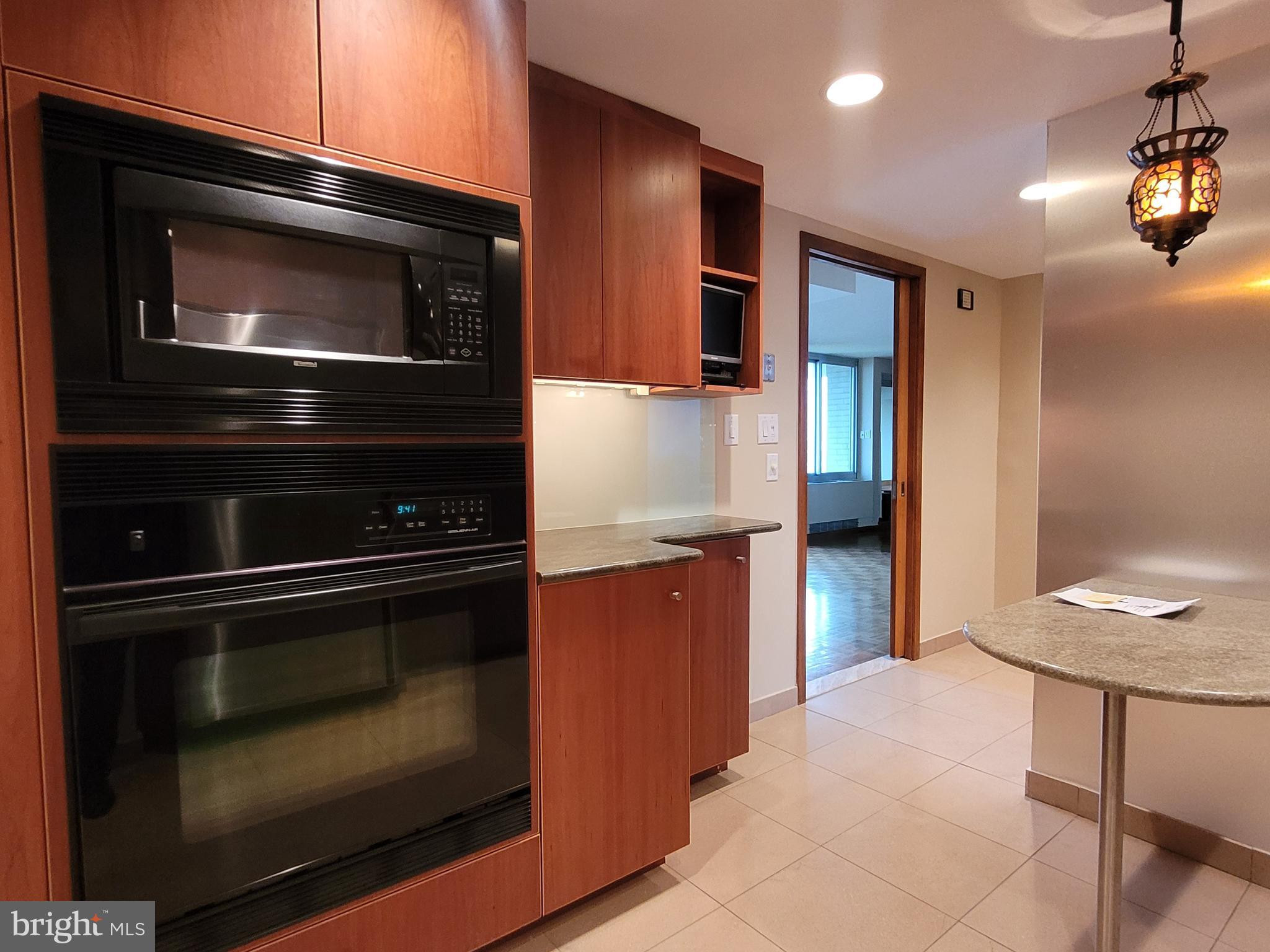 WASHINGTON SQ - Residential Lease