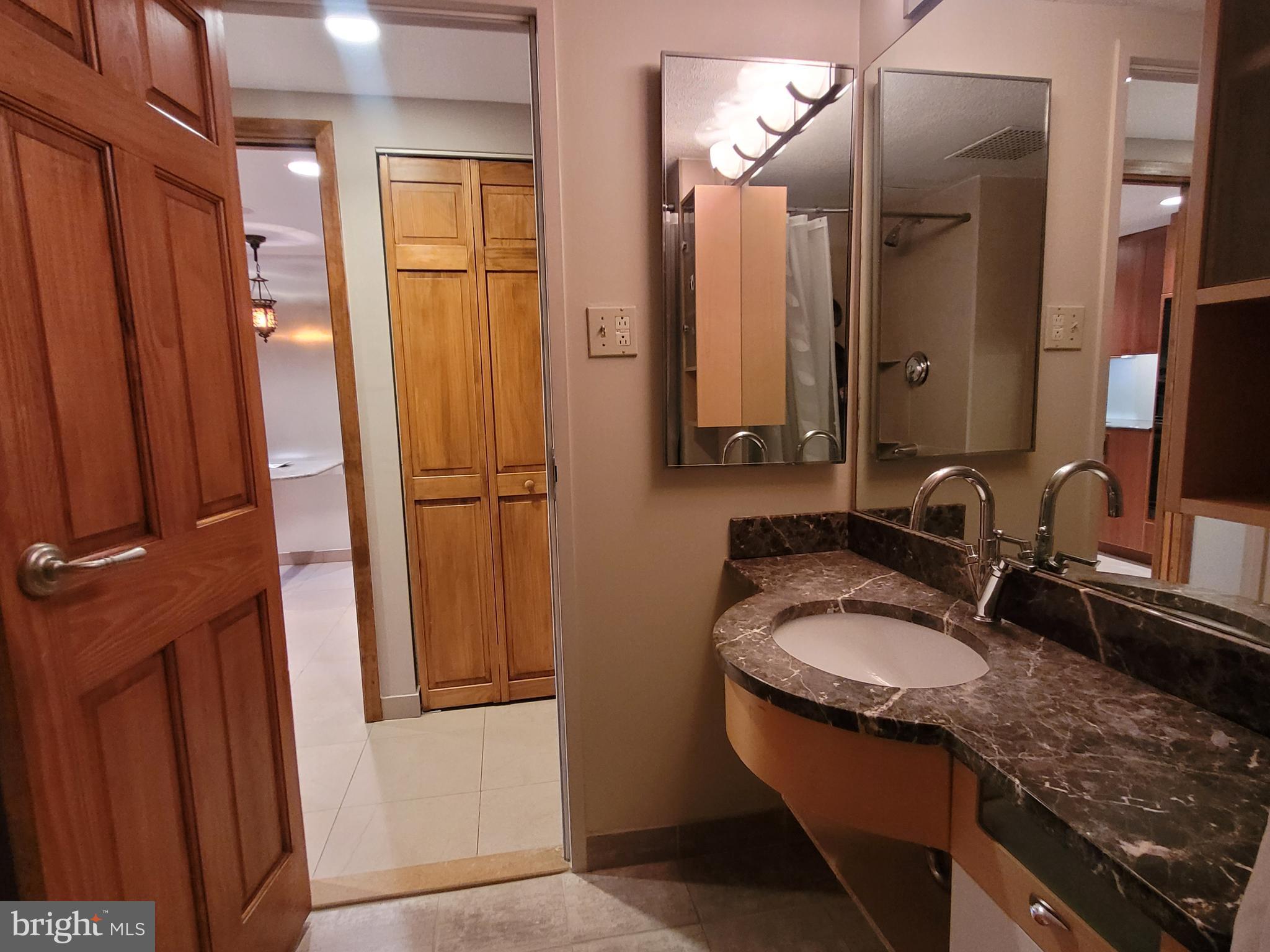 WASHINGTON SQ - Residential Lease