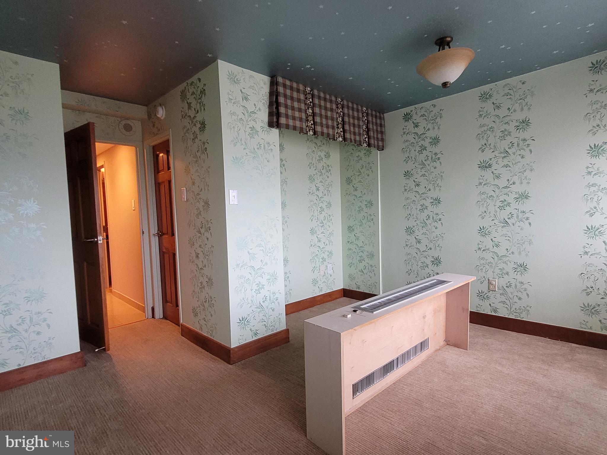 WASHINGTON SQ - Residential Lease