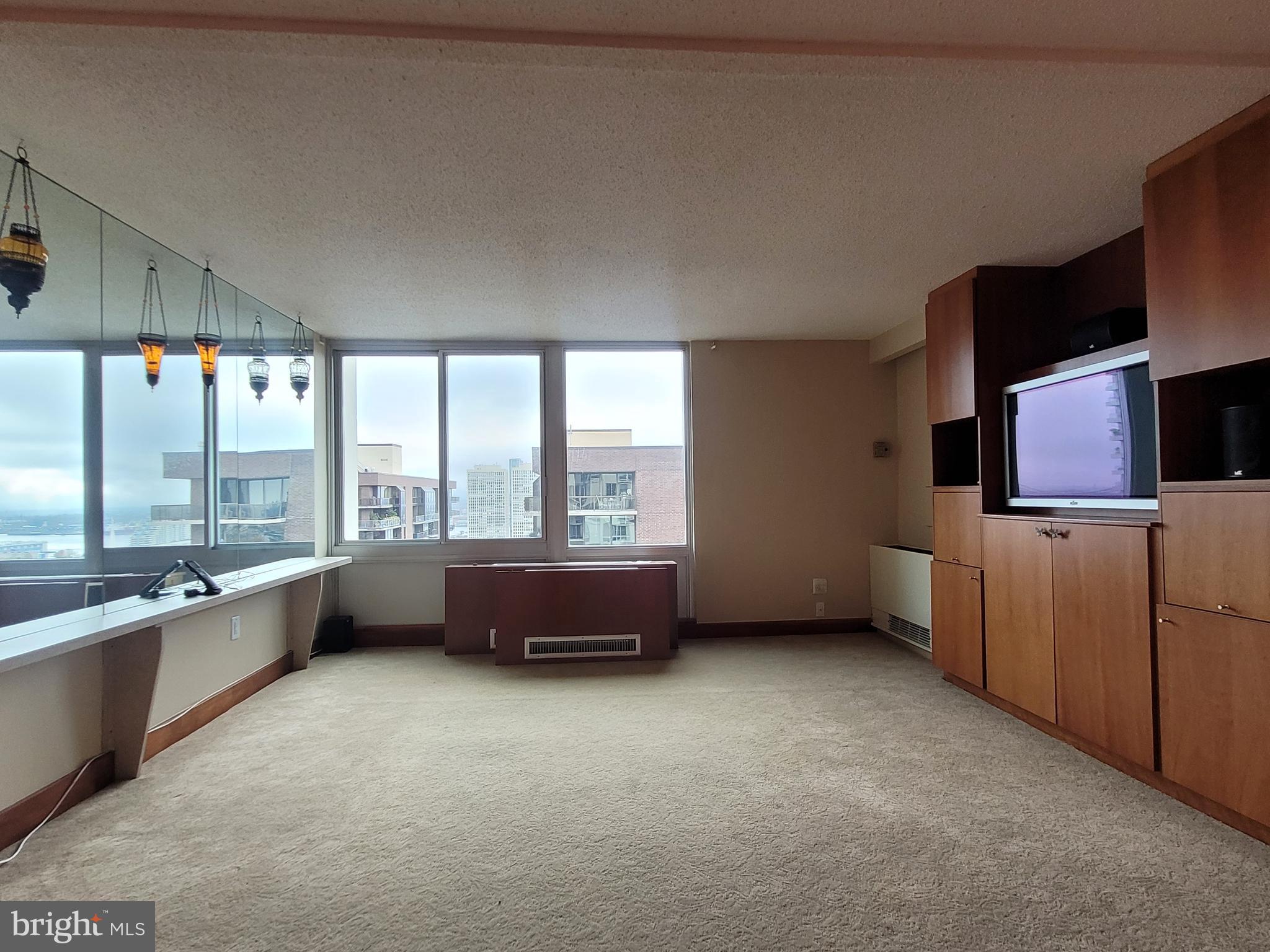 WASHINGTON SQ - Residential Lease