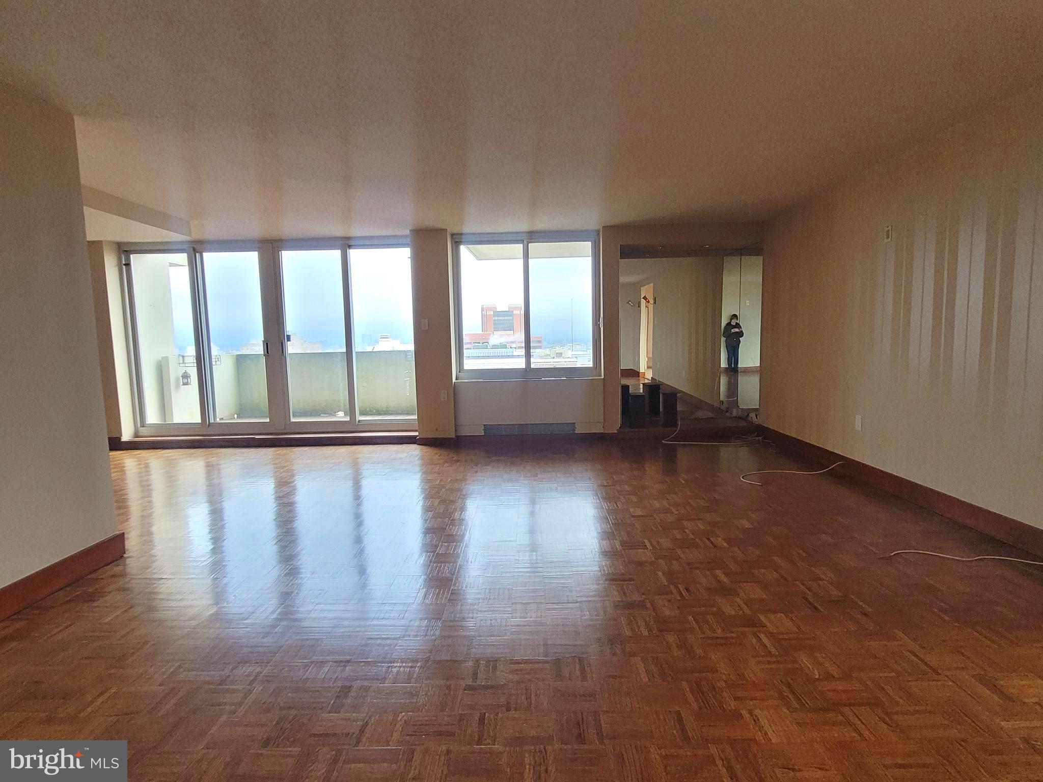 WASHINGTON SQ - Residential Lease