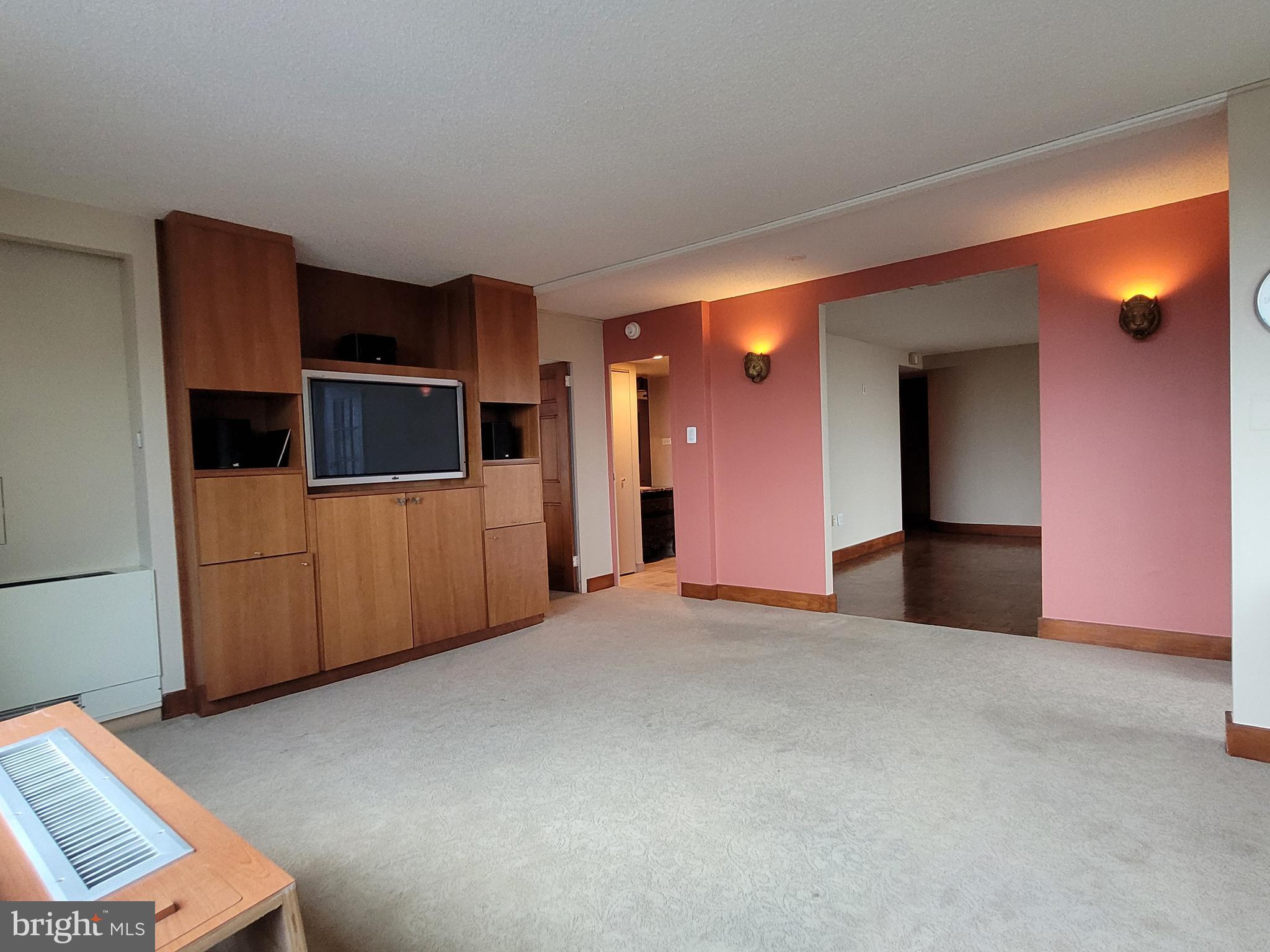 WASHINGTON SQ - Residential Lease