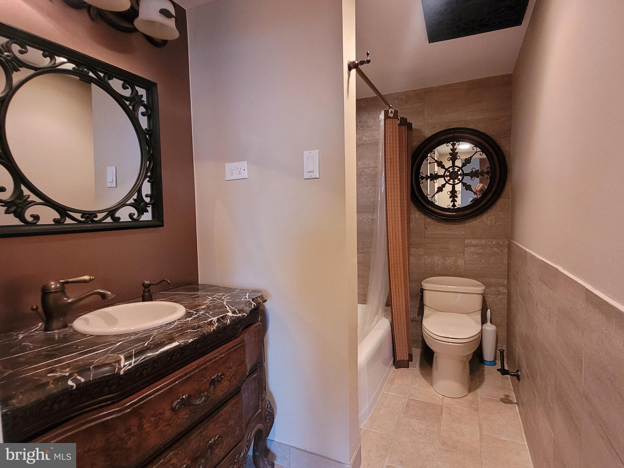 WASHINGTON SQ - Residential Lease