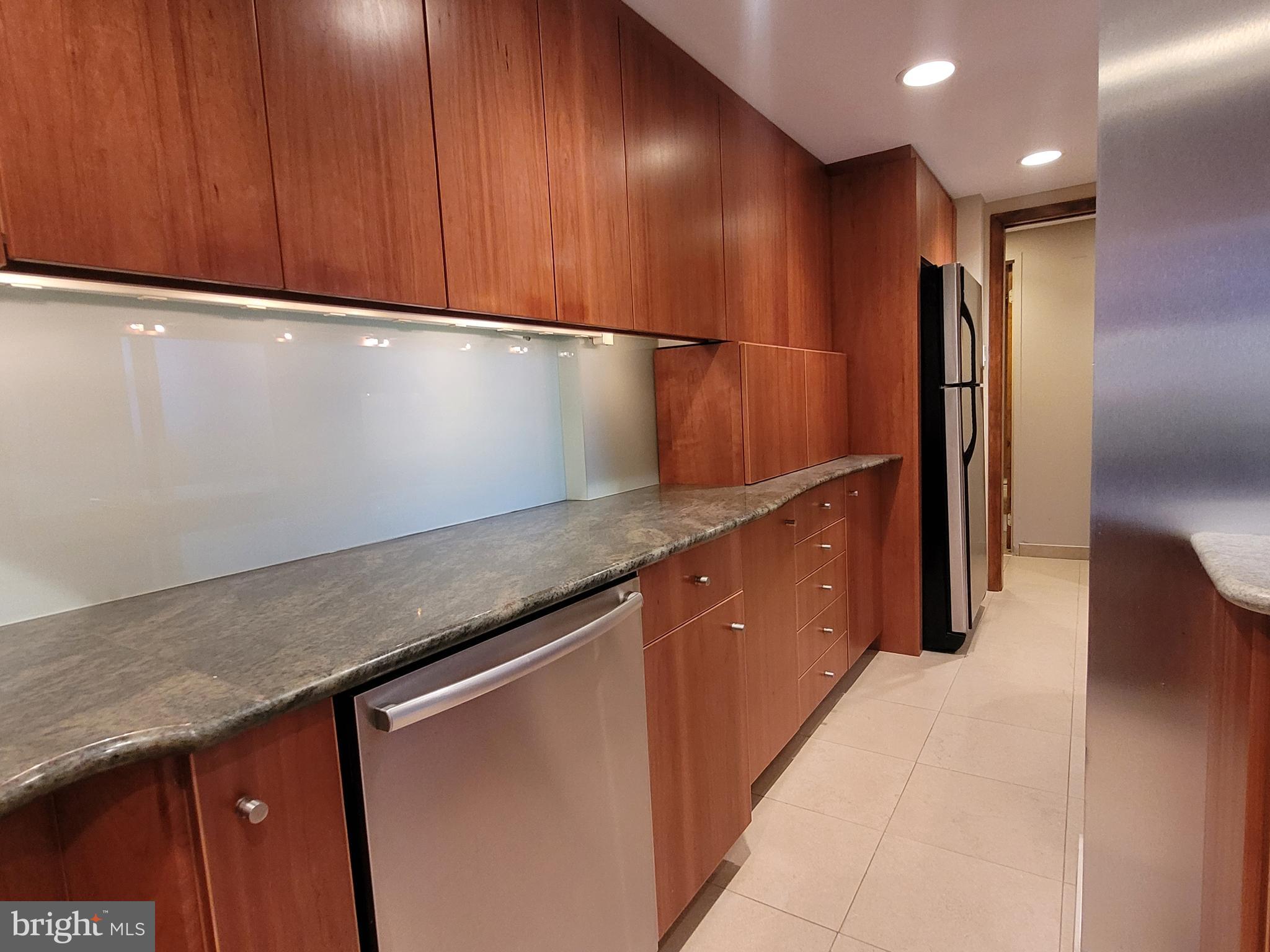 WASHINGTON SQ - Residential Lease