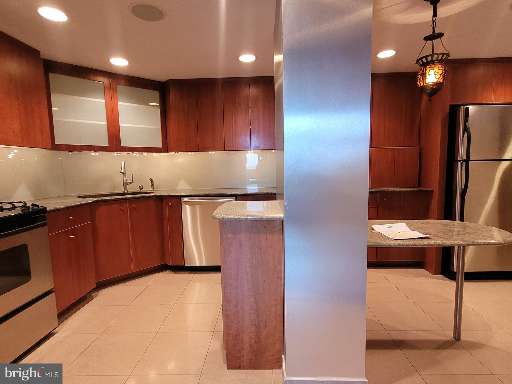WASHINGTON SQ - Residential Lease
