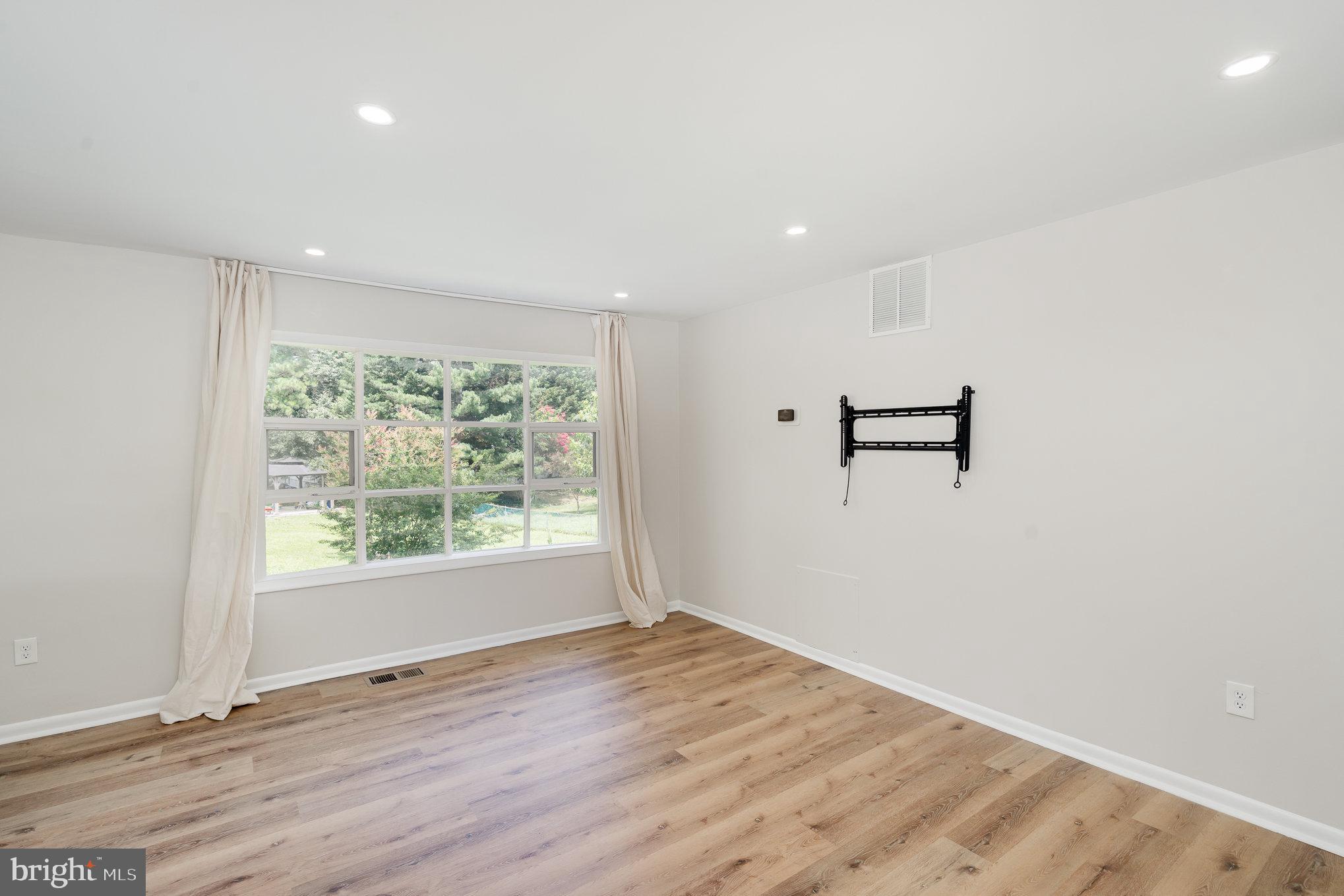 SOUTH FORT FOOTE VILLAGE - Residential Lease