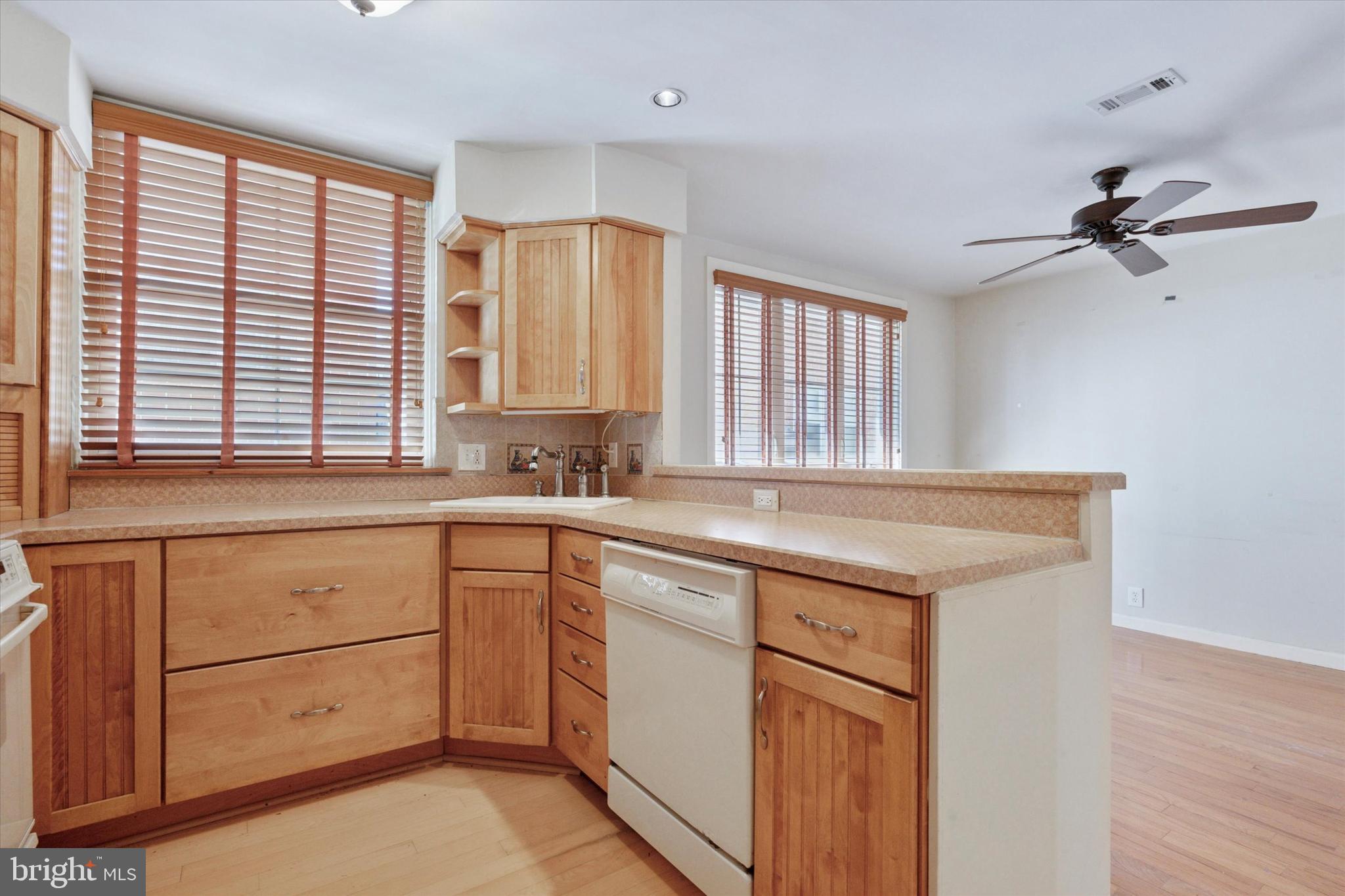 WASHINGTON SQ WEST - Residential