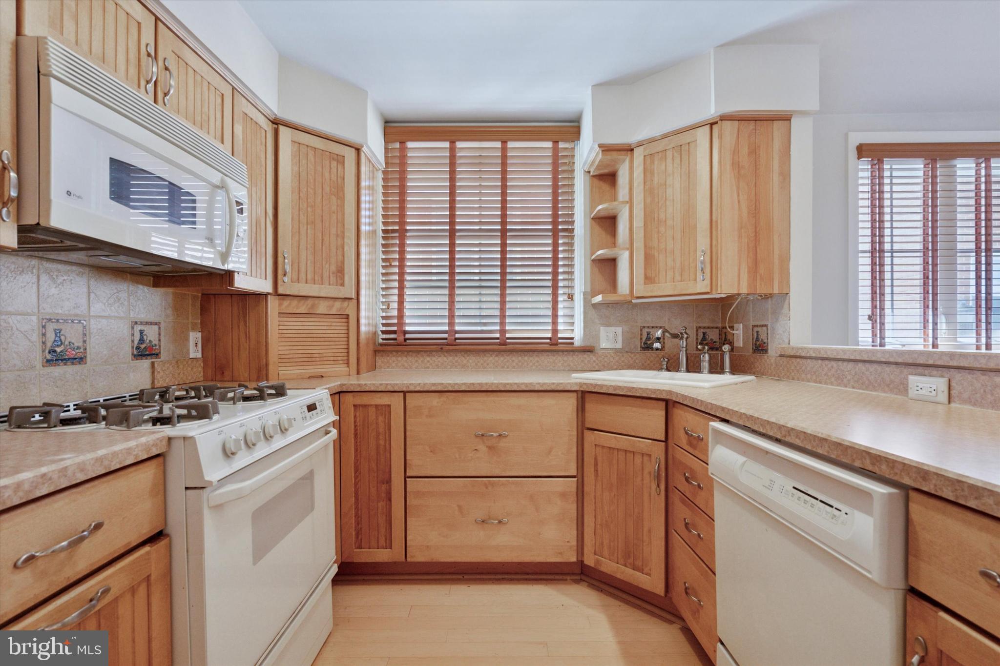 WASHINGTON SQ WEST - Residential