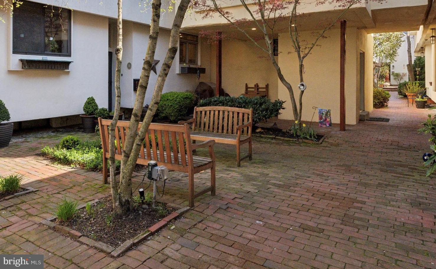 WASHINGTON SQ WEST - Residential