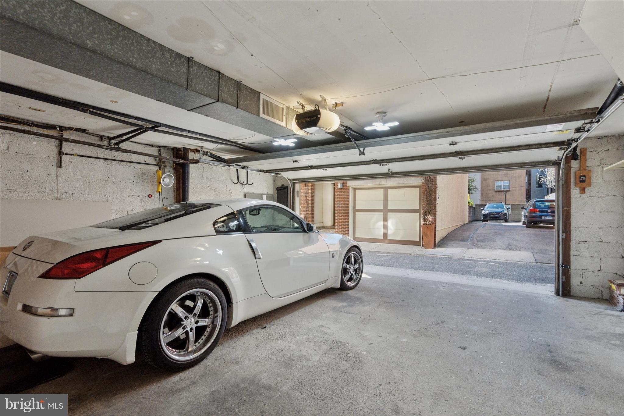 WASHINGTON SQ WEST - Residential