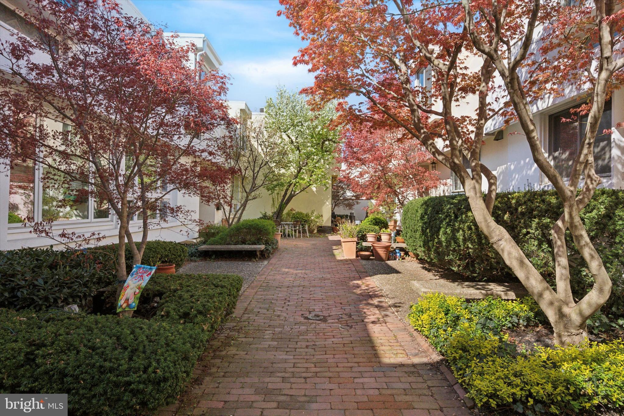 WASHINGTON SQ WEST - Residential
