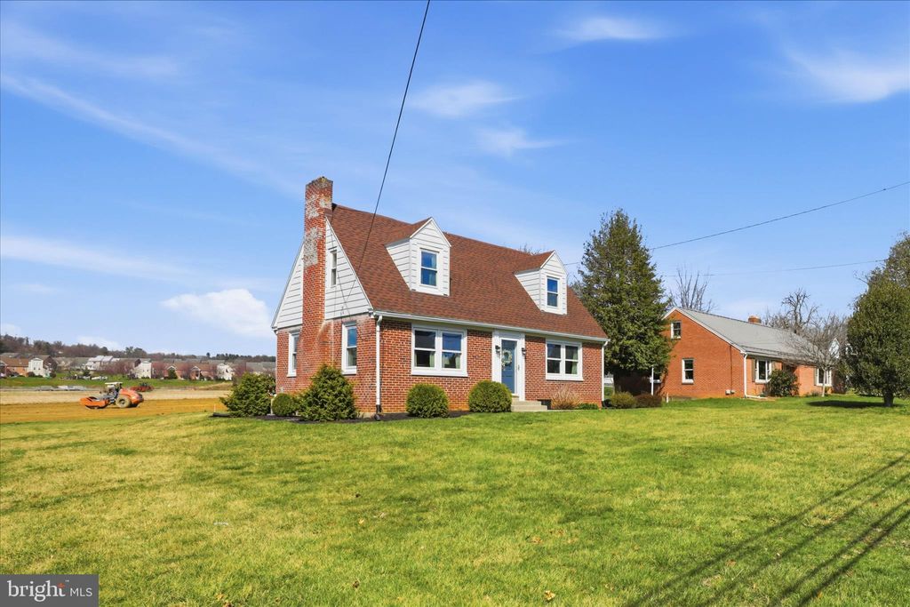 Photo of 477 W Main Street, MOUNTVILLE, PA 17554 (MLS # PALA2084628)