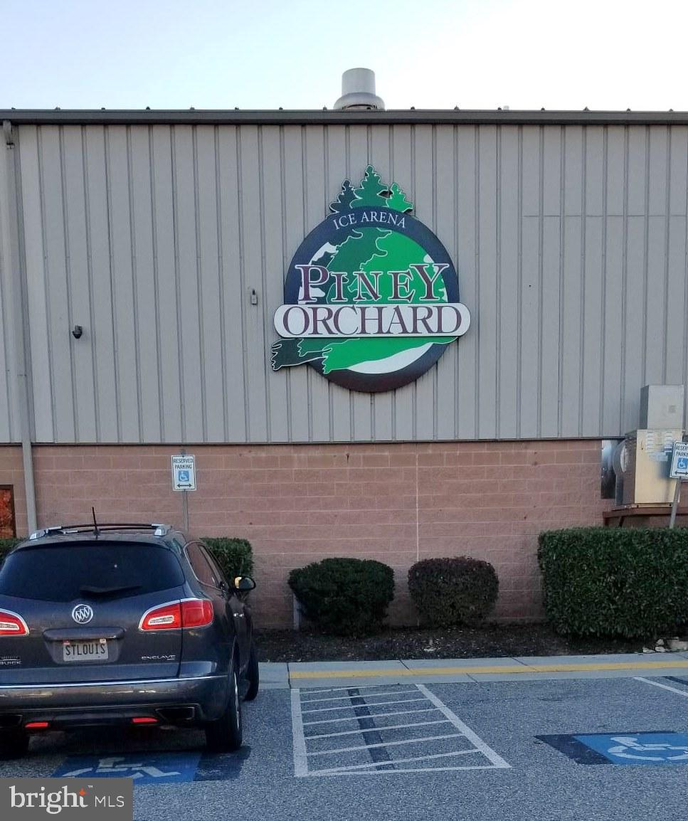 PINEY ORCHARD - Residential