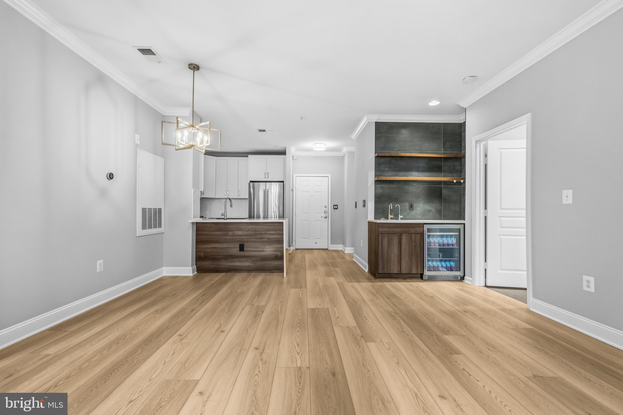 SAVOY AT RESTON TOWN CENTER - Residential