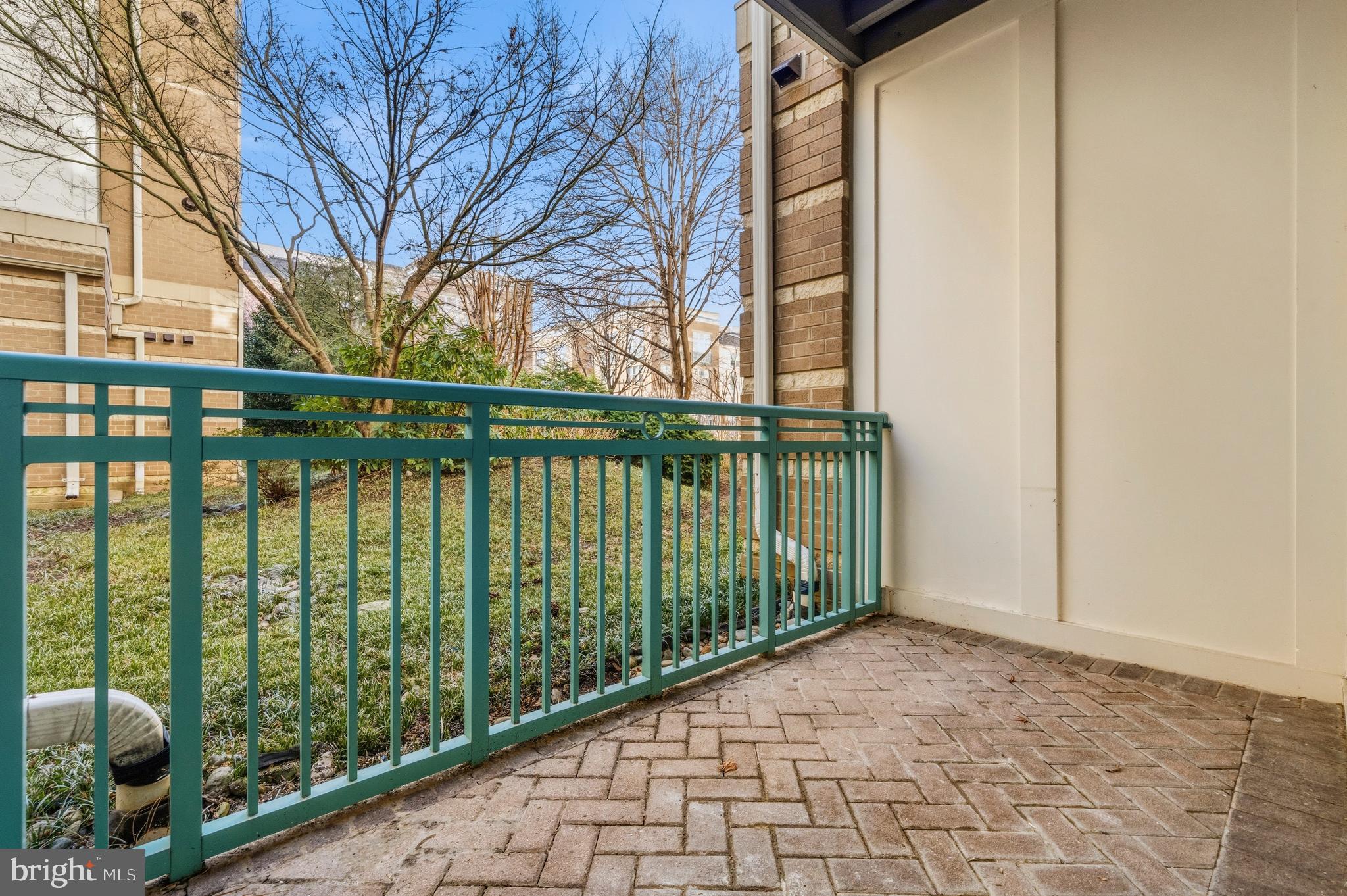 SAVOY AT RESTON TOWN CENTER - Residential