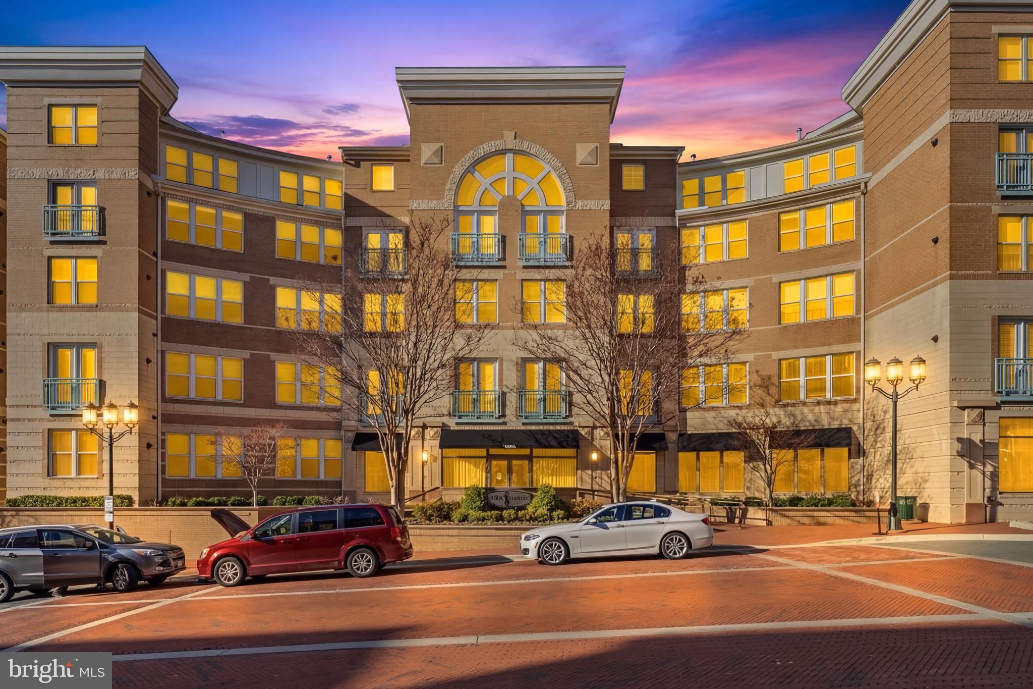 SAVOY AT RESTON TOWN CENTER - Residential