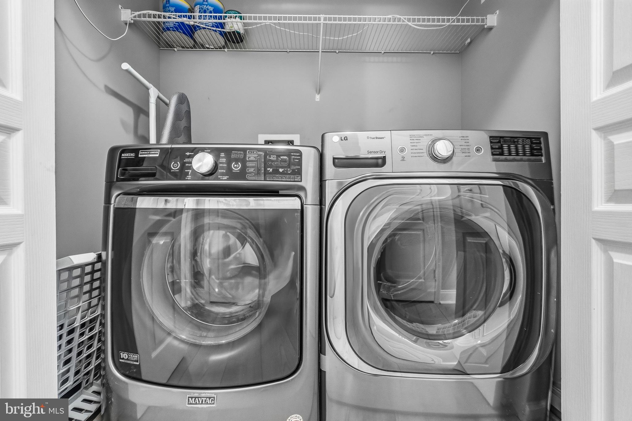 SAVOY AT RESTON TOWN CENTER - Residential