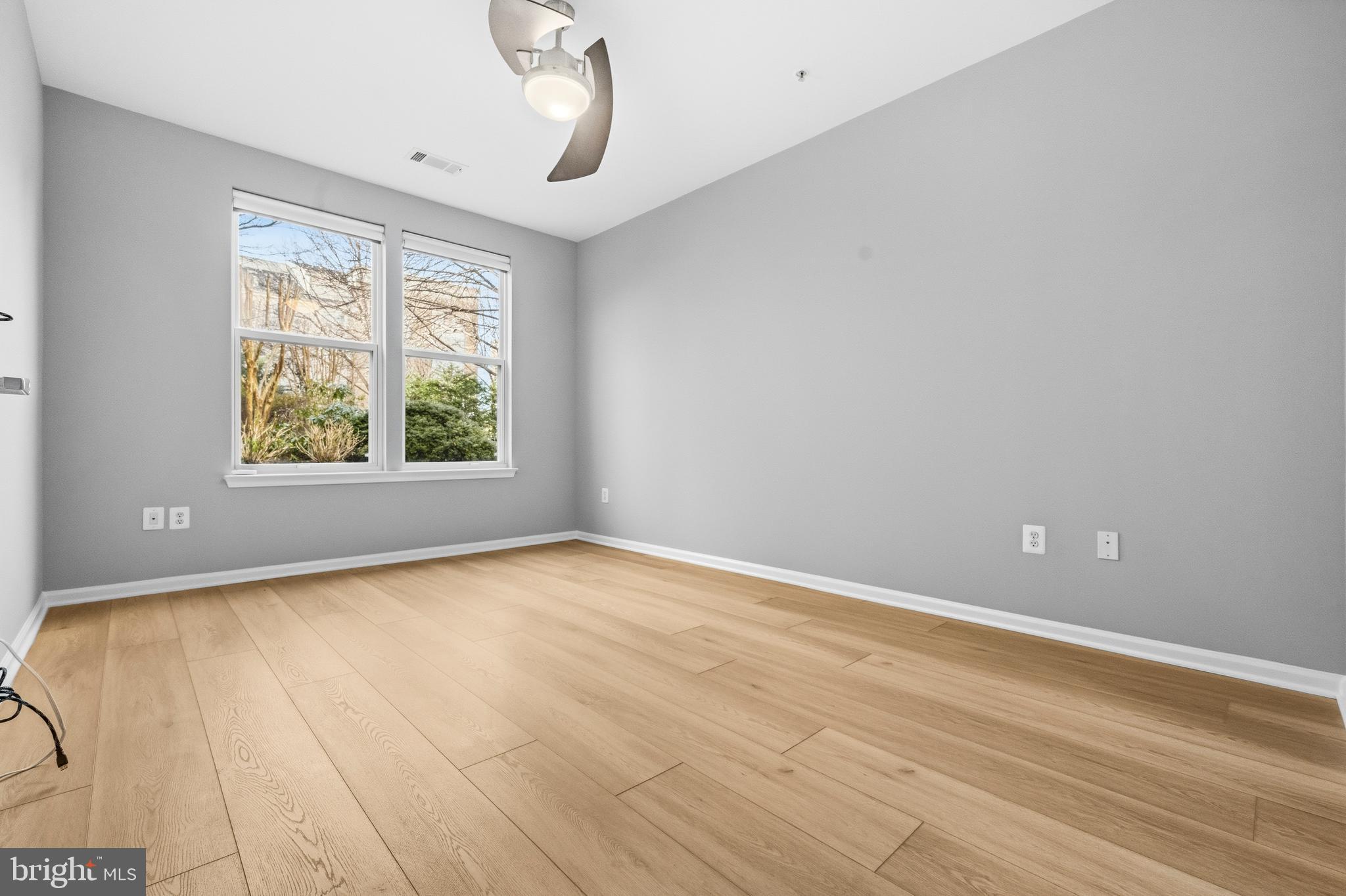 SAVOY AT RESTON TOWN CENTER - Residential