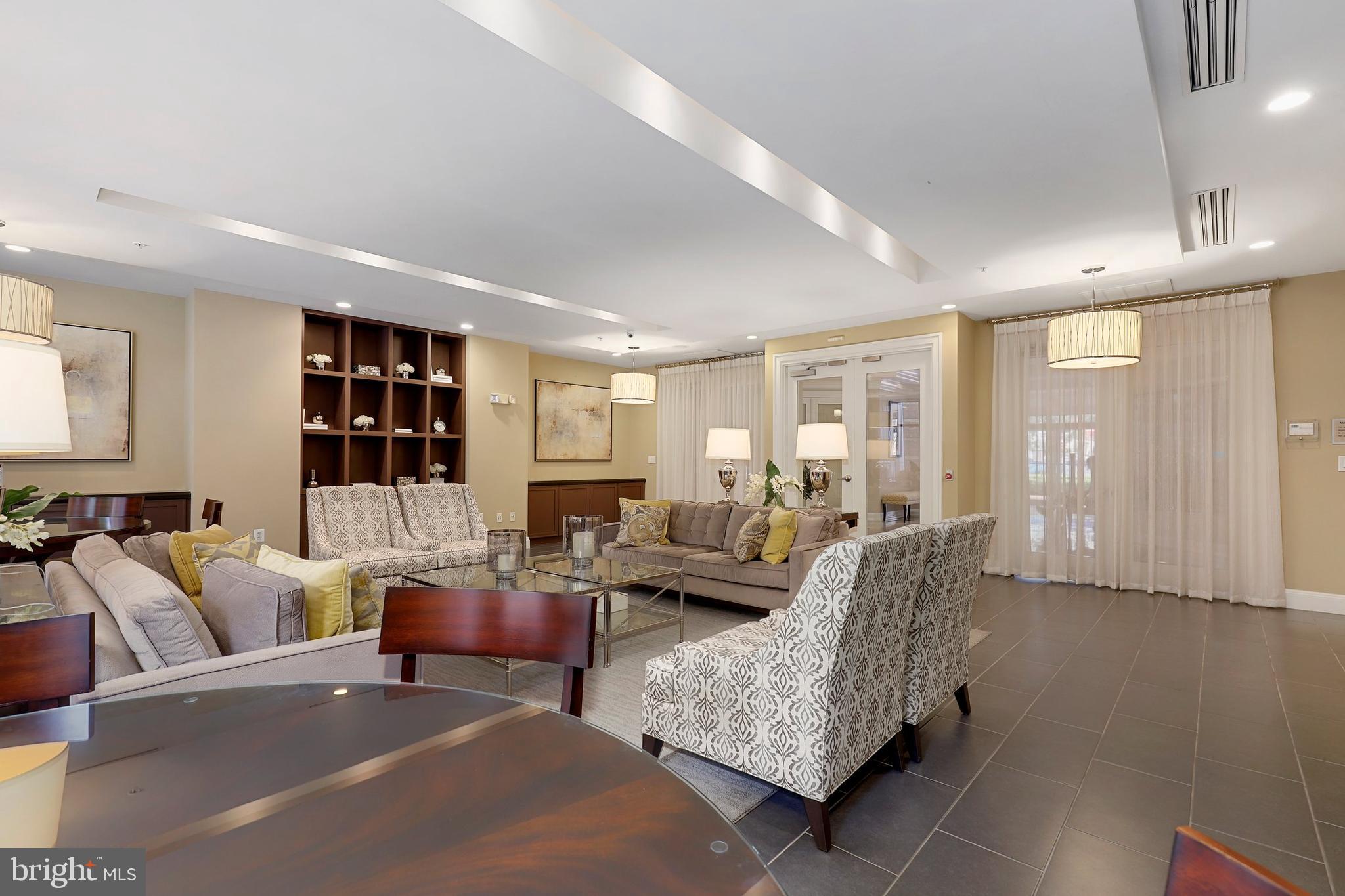 SAVOY AT RESTON TOWN CENTER - Residential