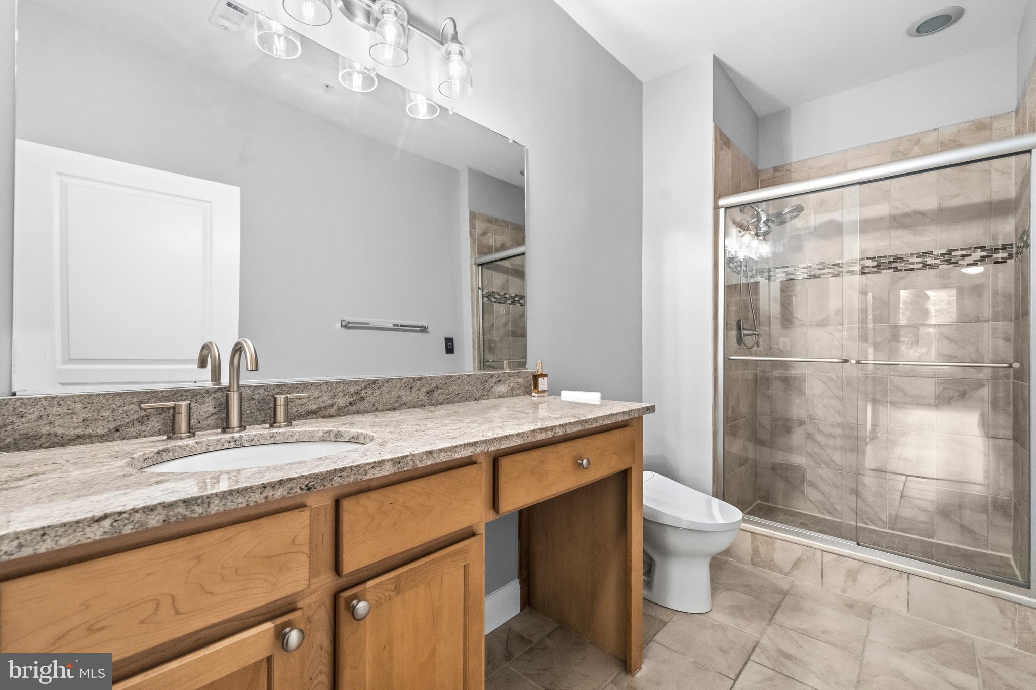 SAVOY AT RESTON TOWN CENTER - Residential