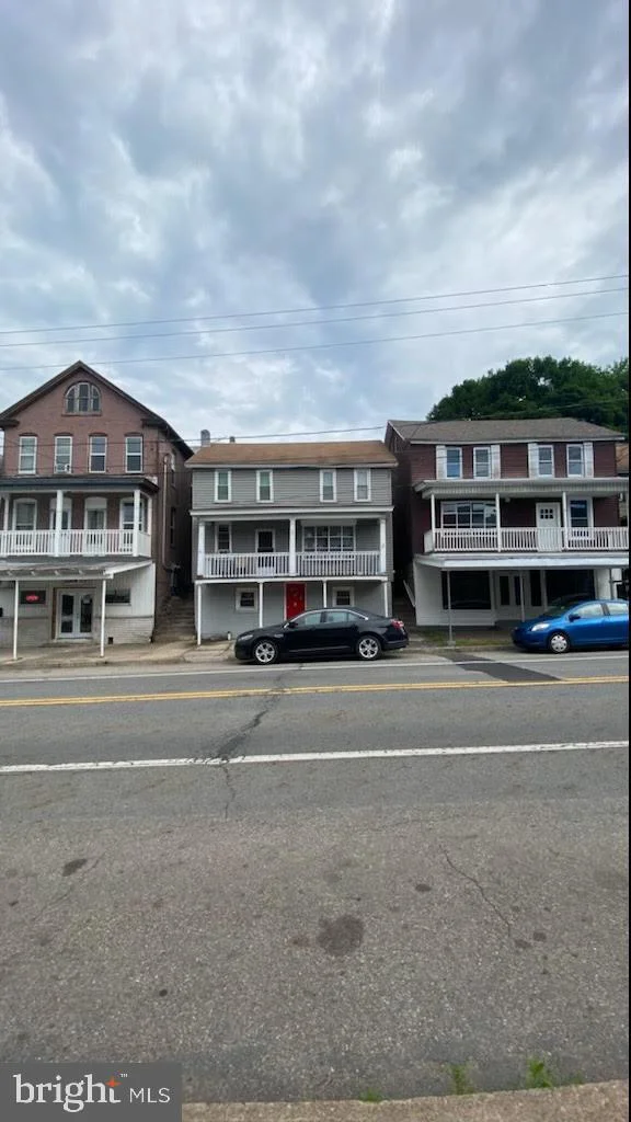 223 E Grand Avenue, Tower City, PA 17980
