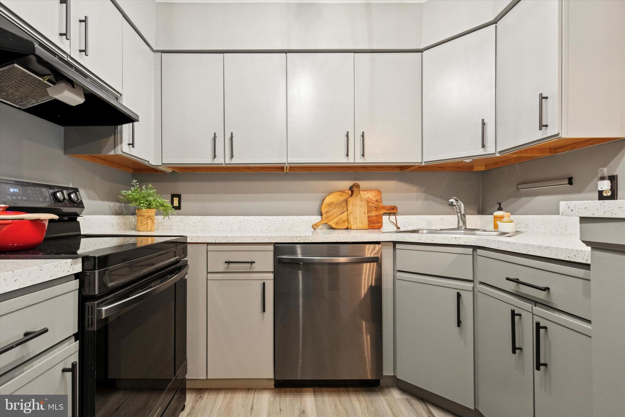 MONTGOMERY BROOK - Residential