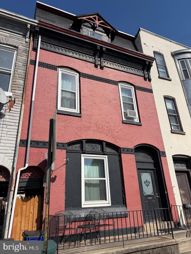 735 N 9TH STREET