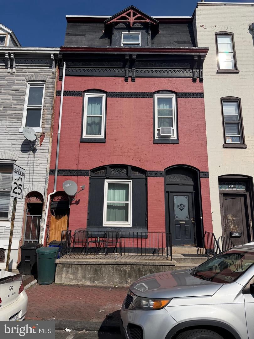 735 N 9TH STREET