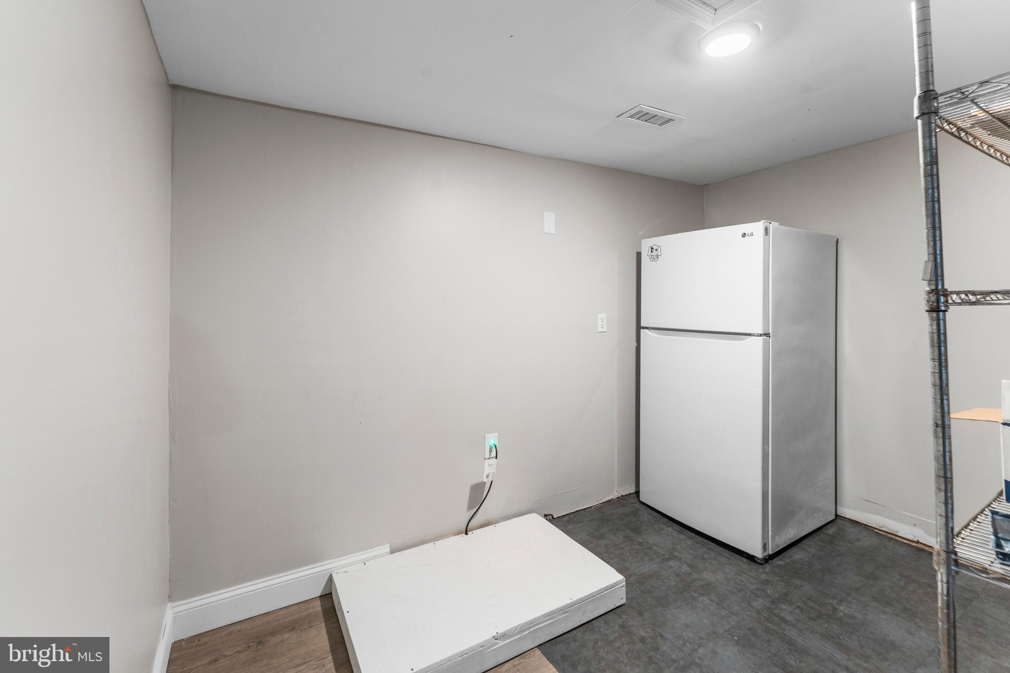 VIRGINIA HILLS - Residential