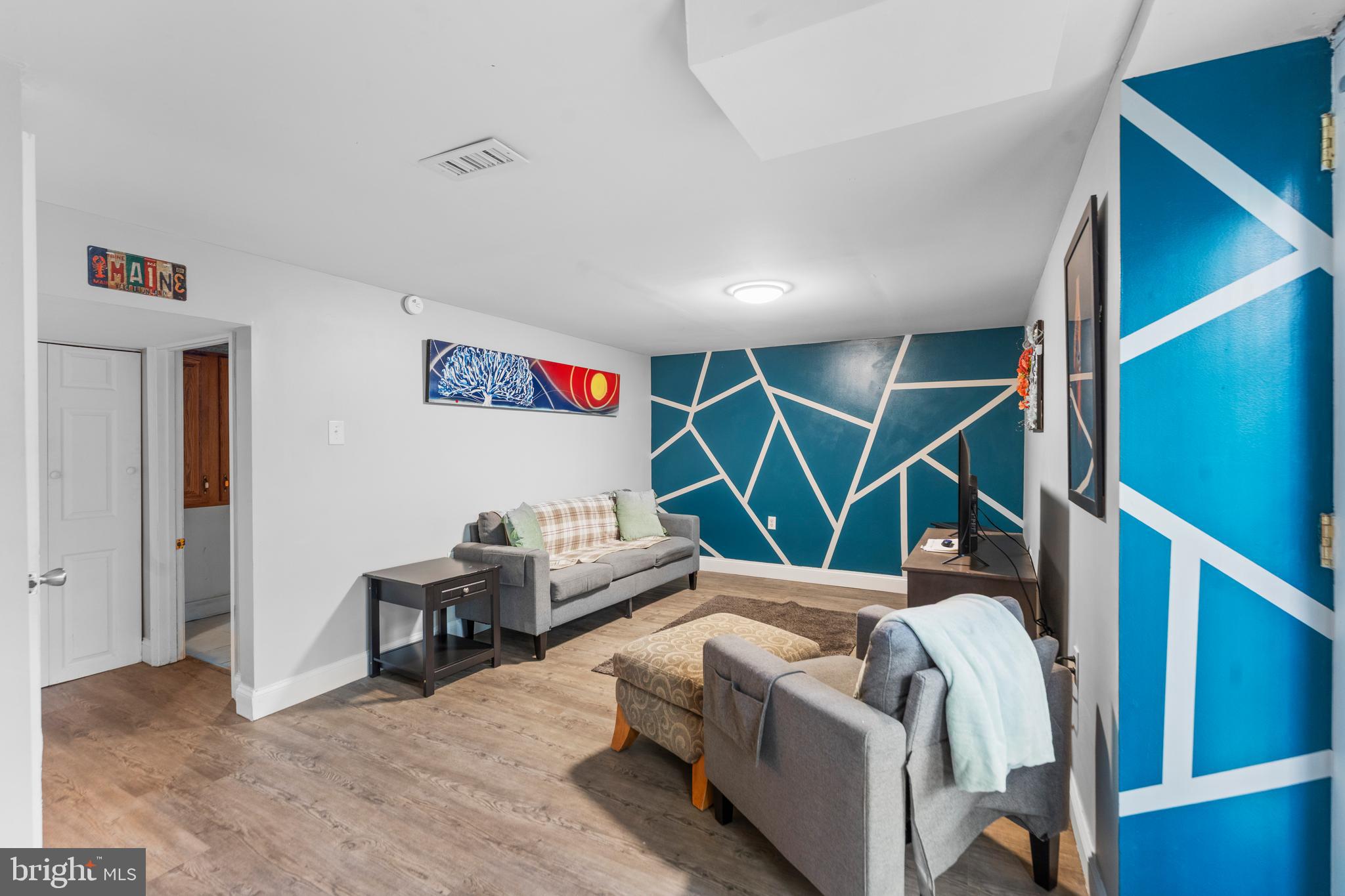 VIRGINIA HILLS - Residential