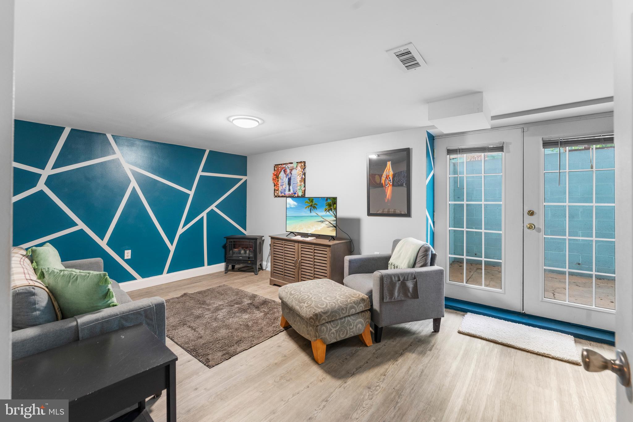 VIRGINIA HILLS - Residential