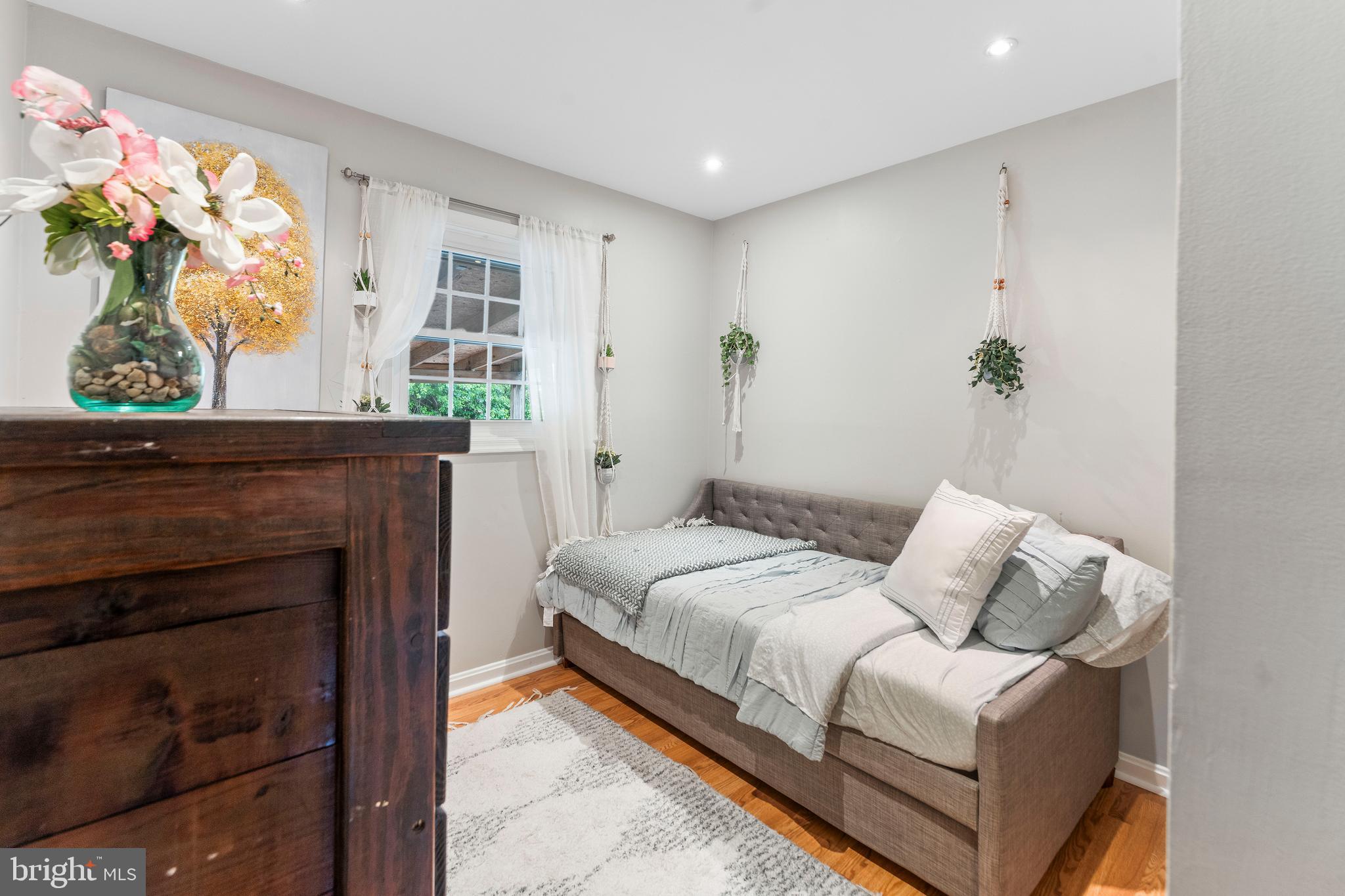 VIRGINIA HILLS - Residential