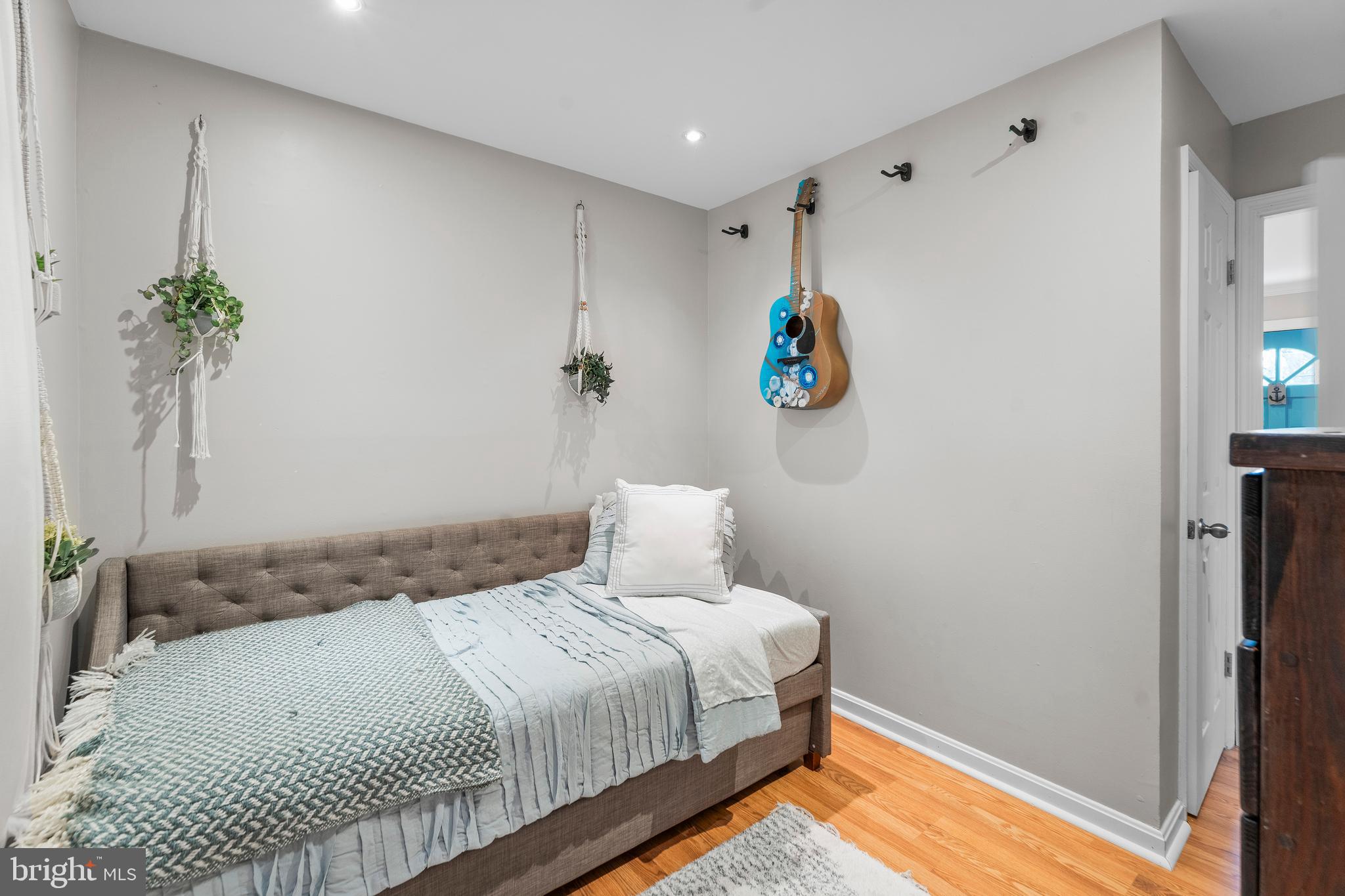 VIRGINIA HILLS - Residential