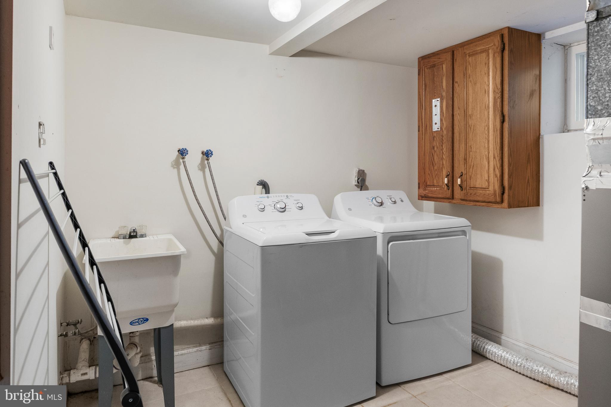 VIRGINIA HILLS - Residential