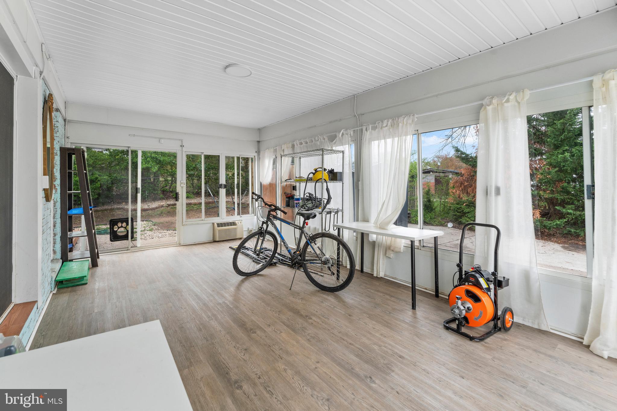 VIRGINIA HILLS - Residential