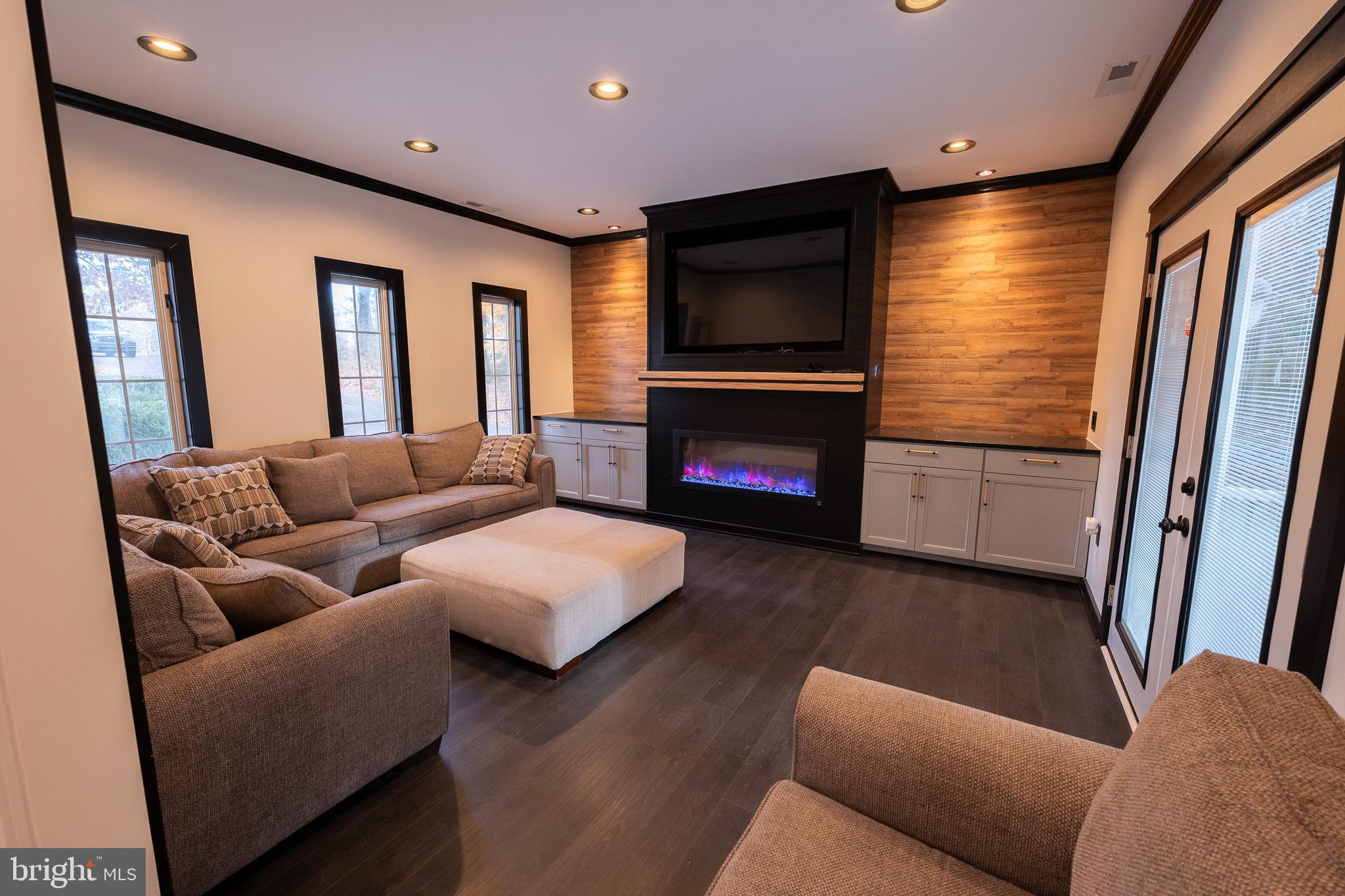 WOODLAND STATION - Residential