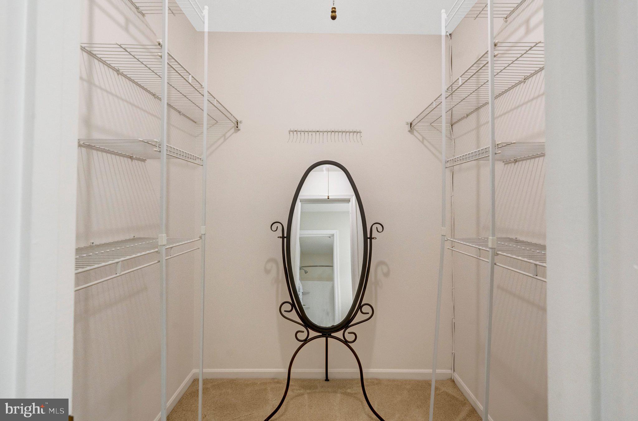 BURKE STATION SQUARE - Residential