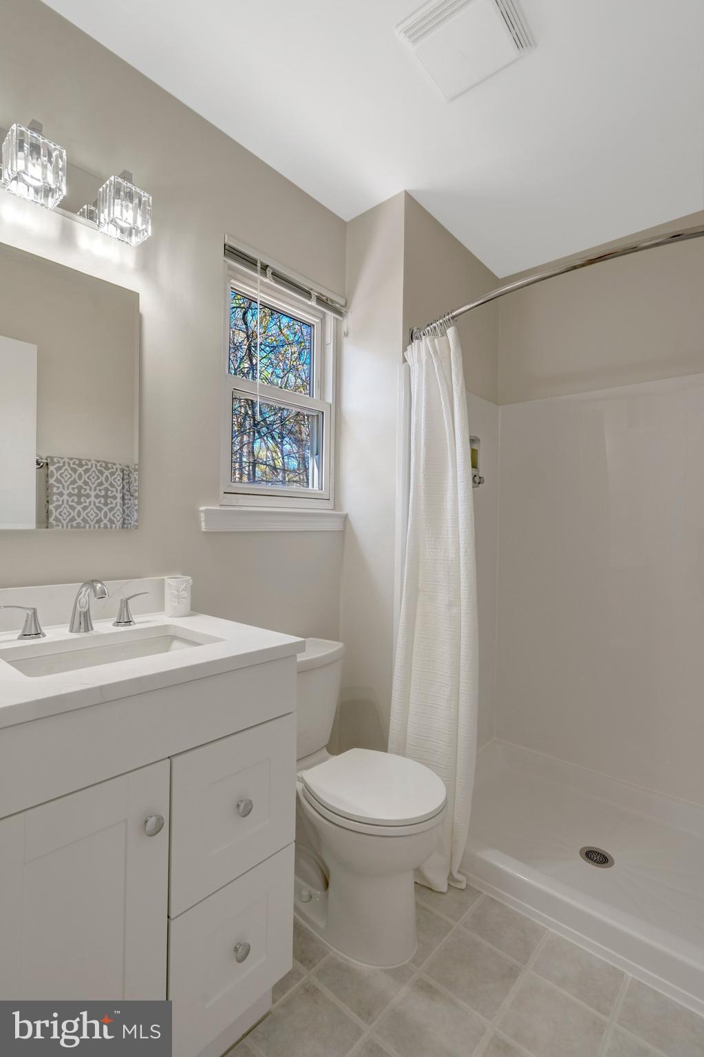 BURKE STATION SQUARE - Residential