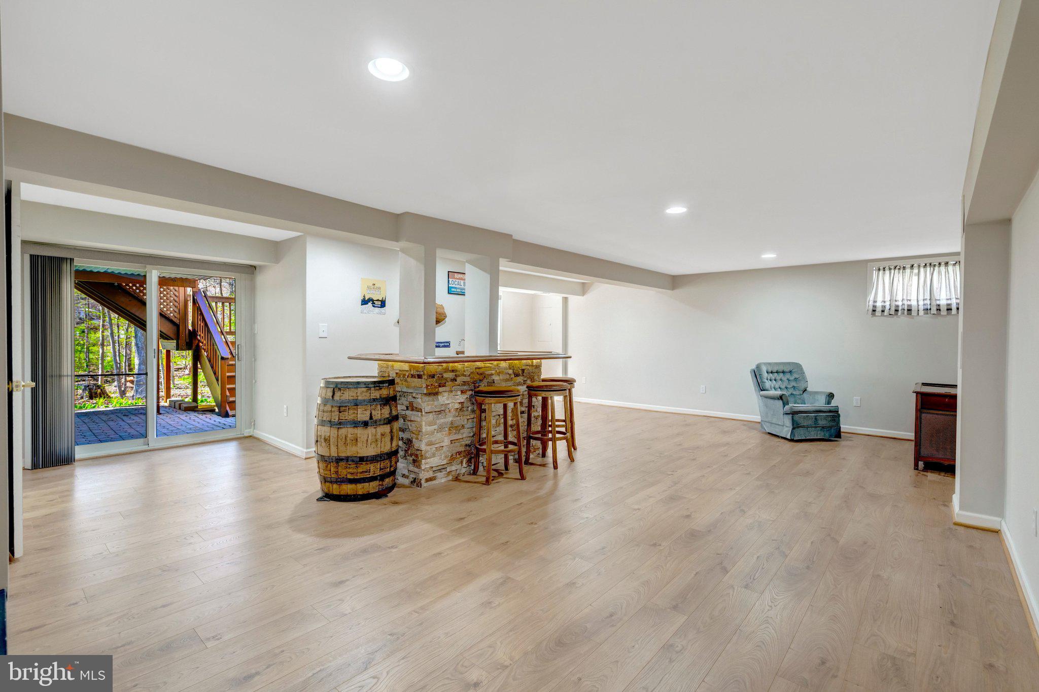 BURKE STATION SQUARE - Residential