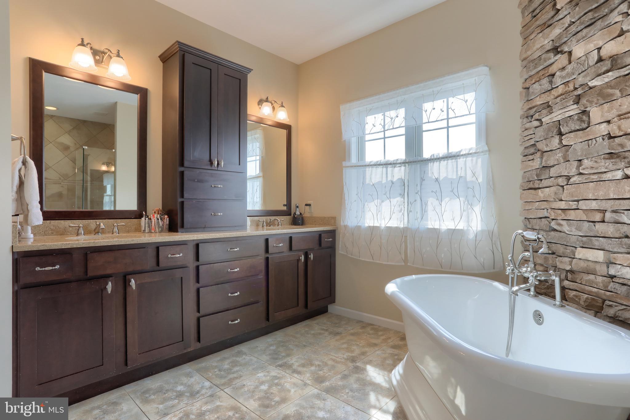 WILLOW CREEK FARMS - Residential